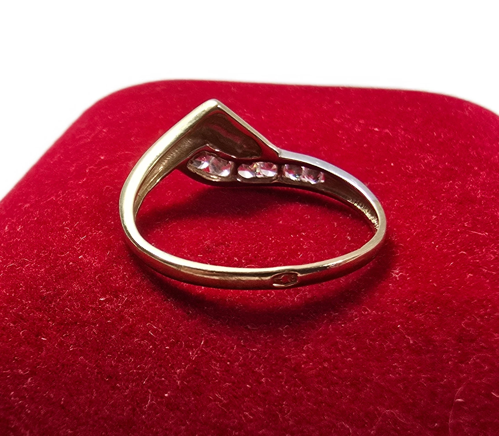 ciekawy-zloty-pierscionek-proby-333-r-12-113g-rozmiarsrednica-wew-mm-372-12