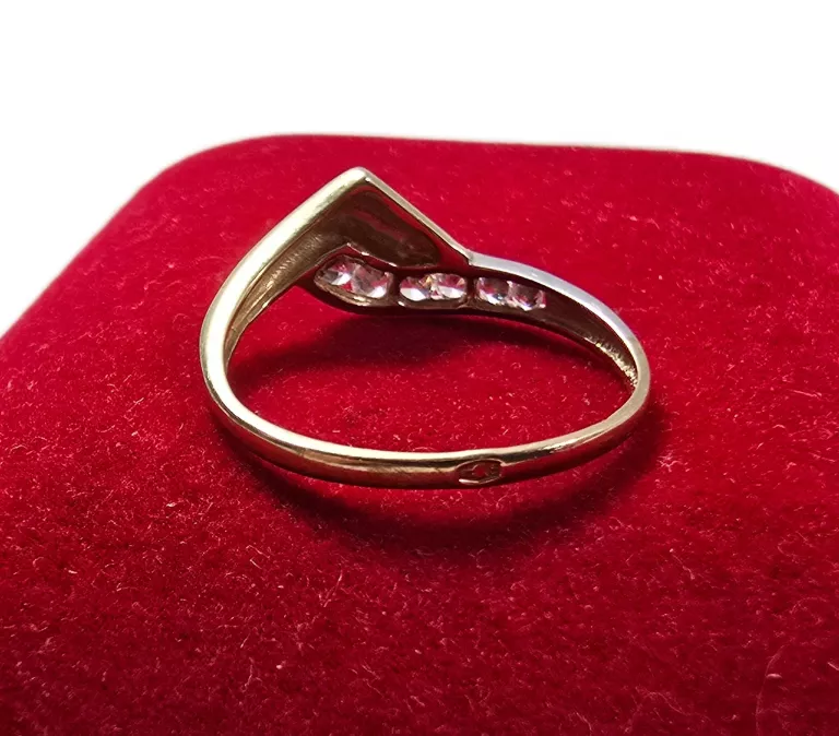 ciekawy-zloty-pierscionek-proby-333-r-12-113g-rozmiarsrednica-wew-mm-372-12