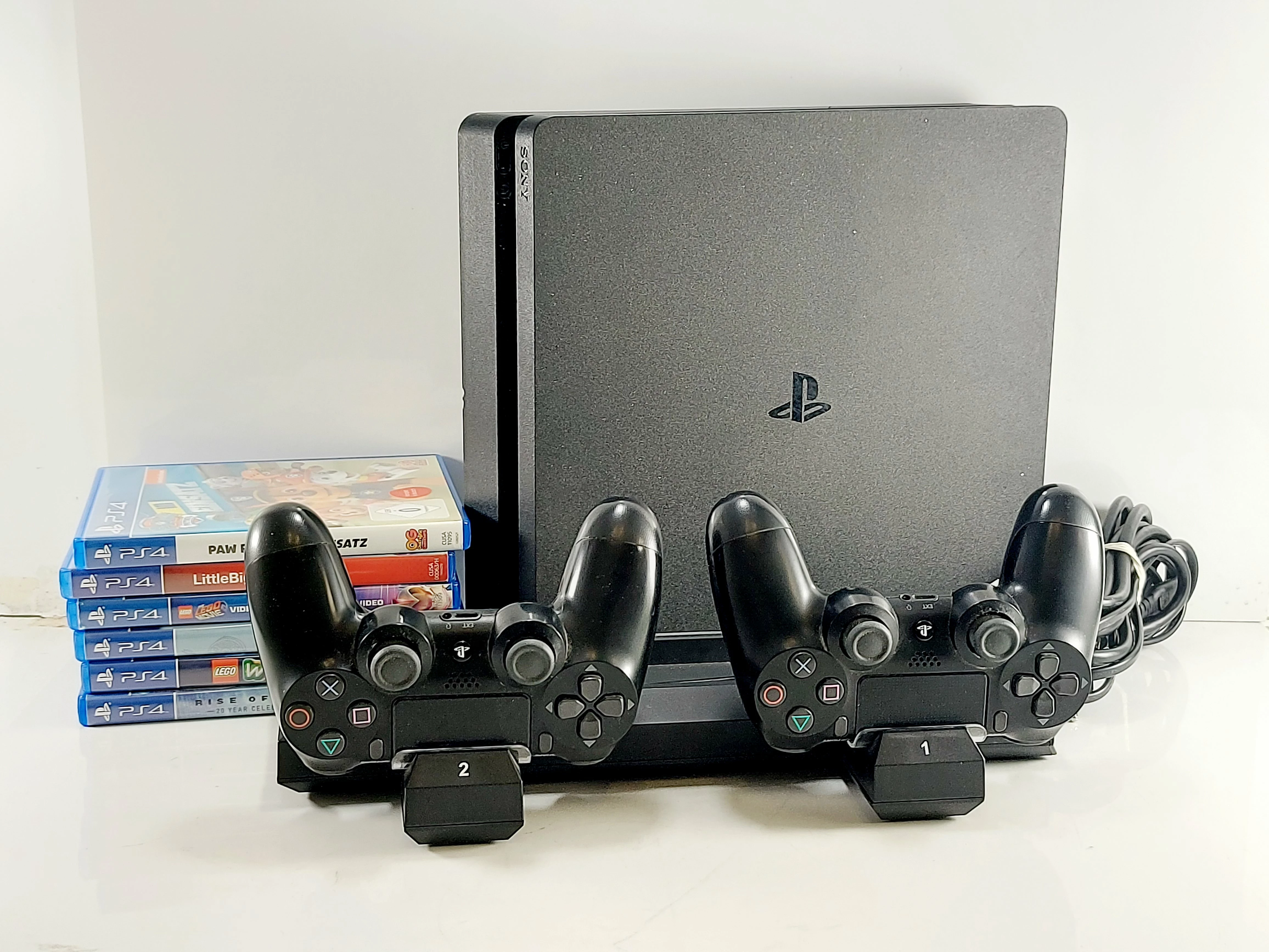 konsola-playstation-4-cuh-2216b-1tb-2-pady-gry-ladowarka-do-padow-starolecka-63-poznan-x