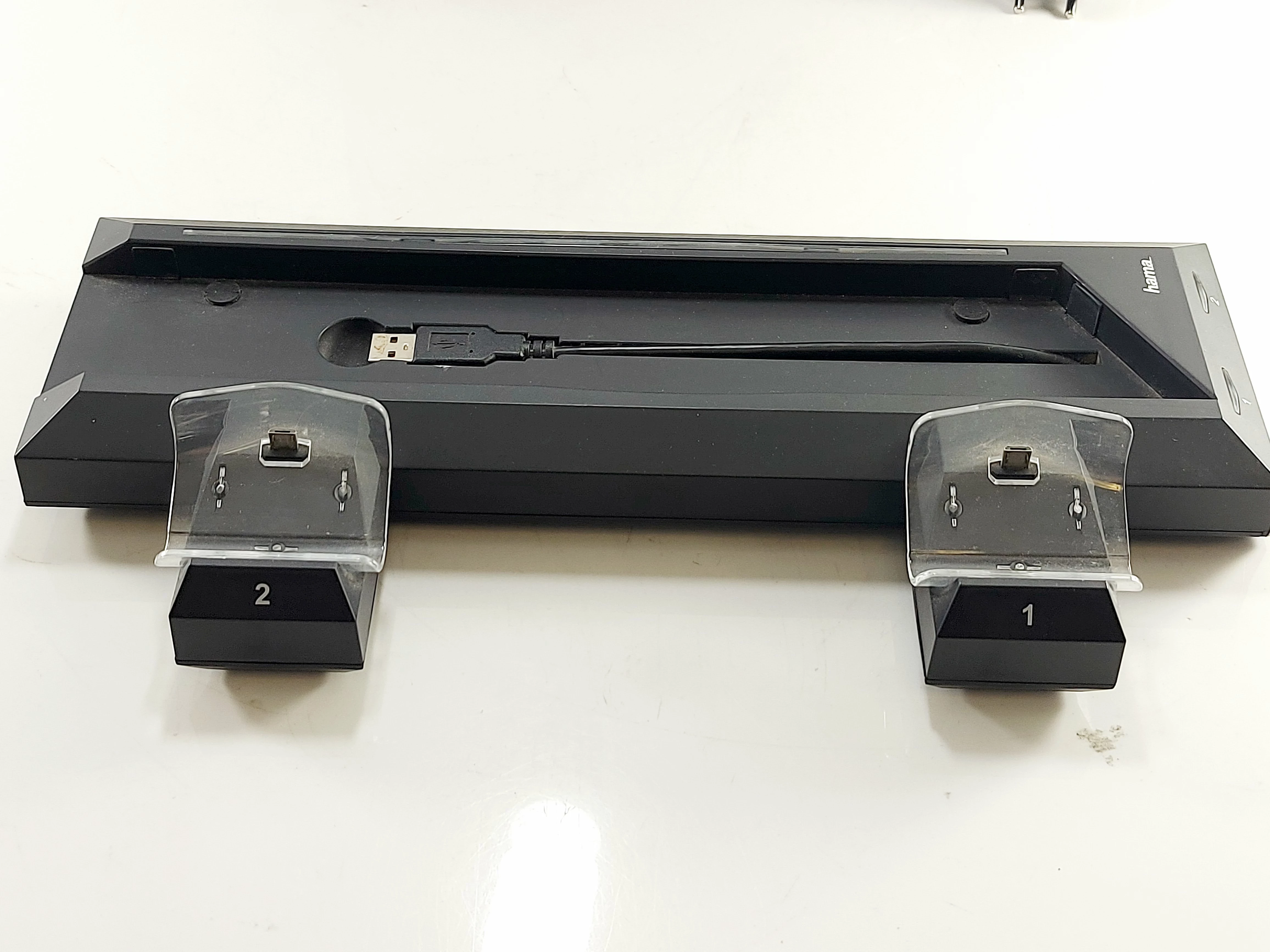 konsola-playstation-4-cuh-2216b-1tb-2-pady-gry-ladowarka-do-padow-stan-11323-2