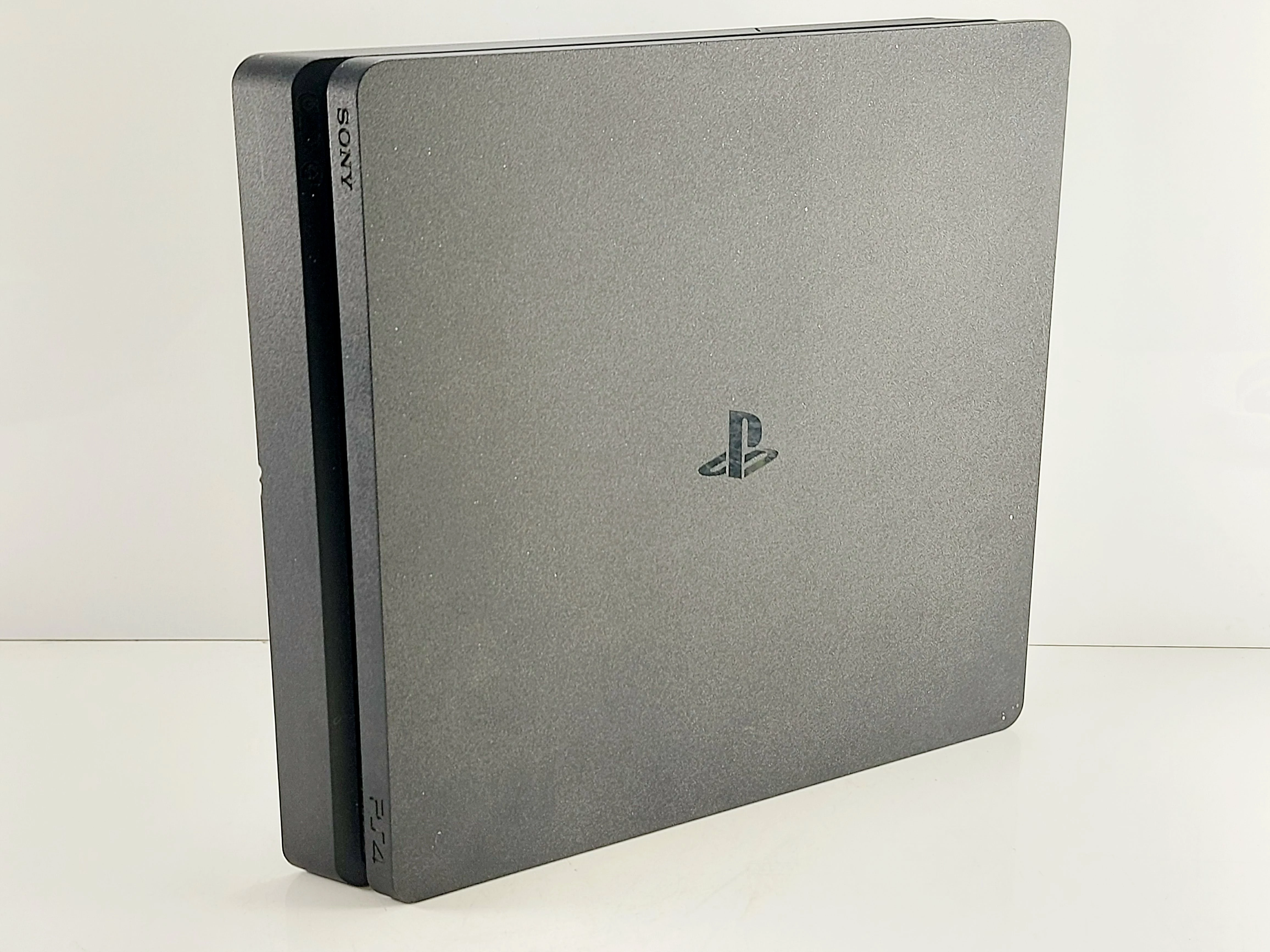 konsola-playstation-4-cuh-2216b-1tb-2-pady-gry-ladowarka-do-padow-wersja-130590-2