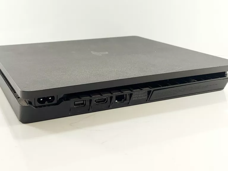 konsola-playstation-4-cuh-2216b-1tb-2-pady-gry-ladowarka-do-padow-dysk-wbudowana-pamiec-5179-352249