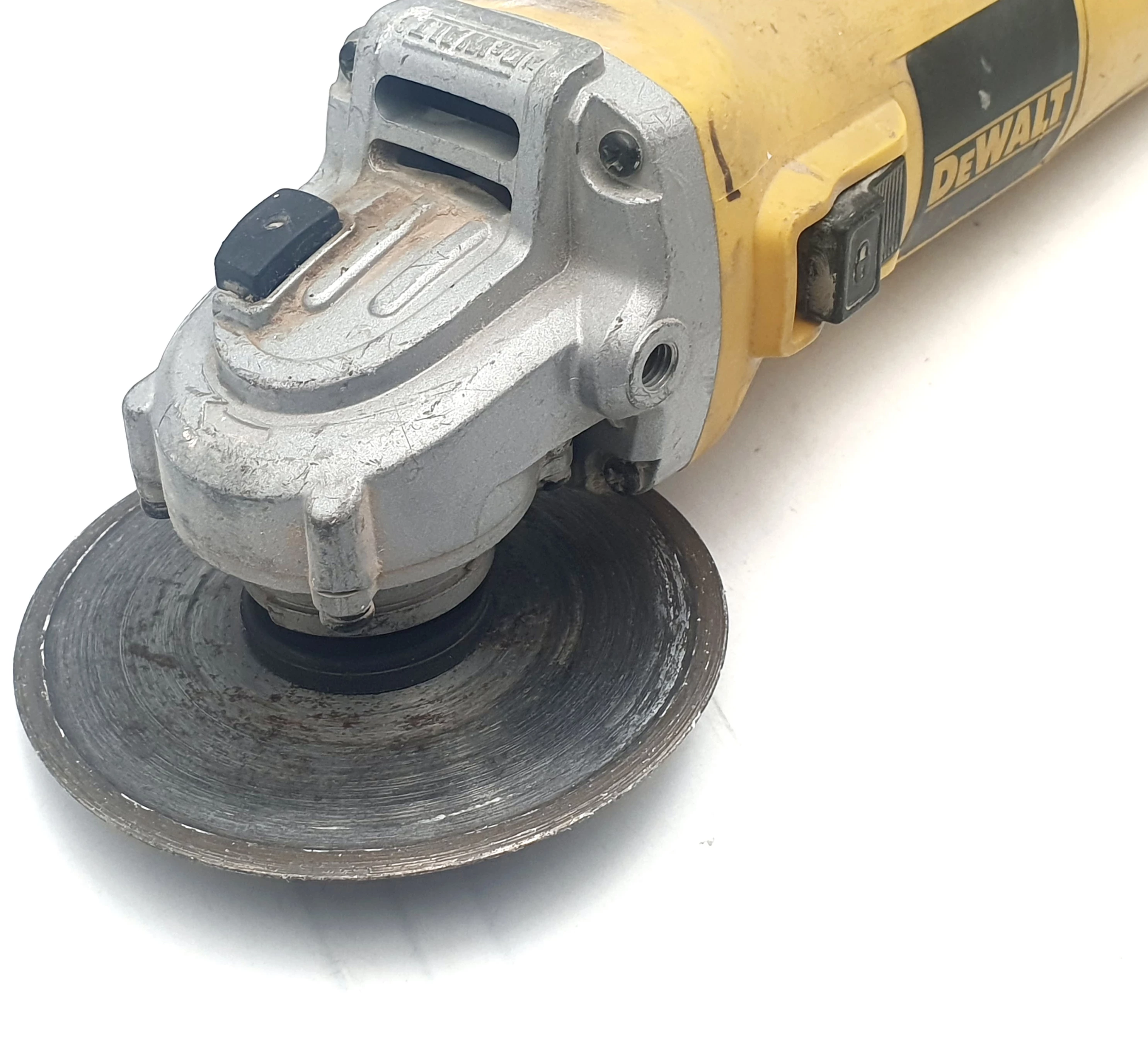 szlifierka-dewalt-dwe-4117-125mm-950w-ean-gtin-4064434201897