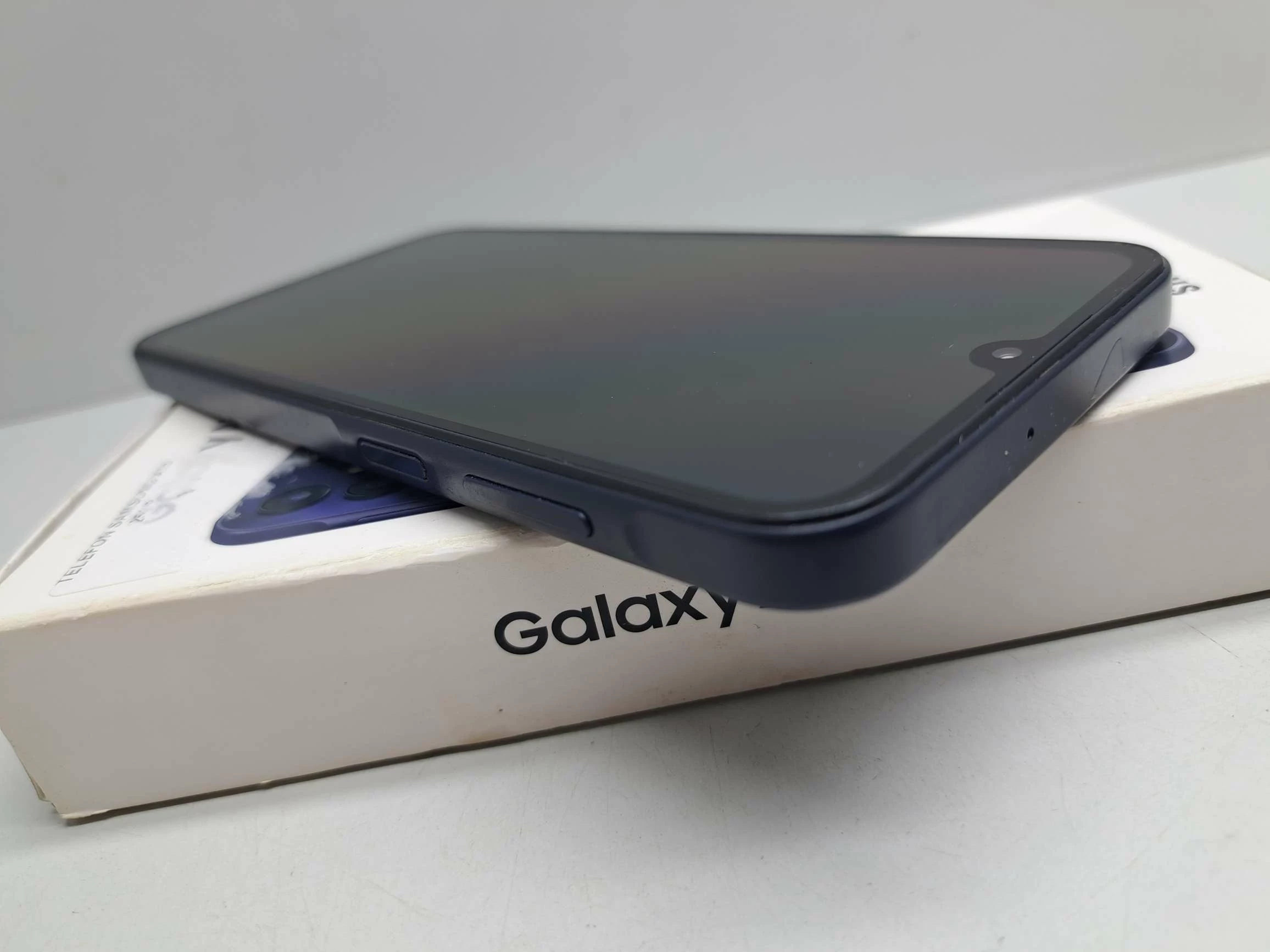 telefon-samsung-a15-8256-gb-przekatna-ekranu-650