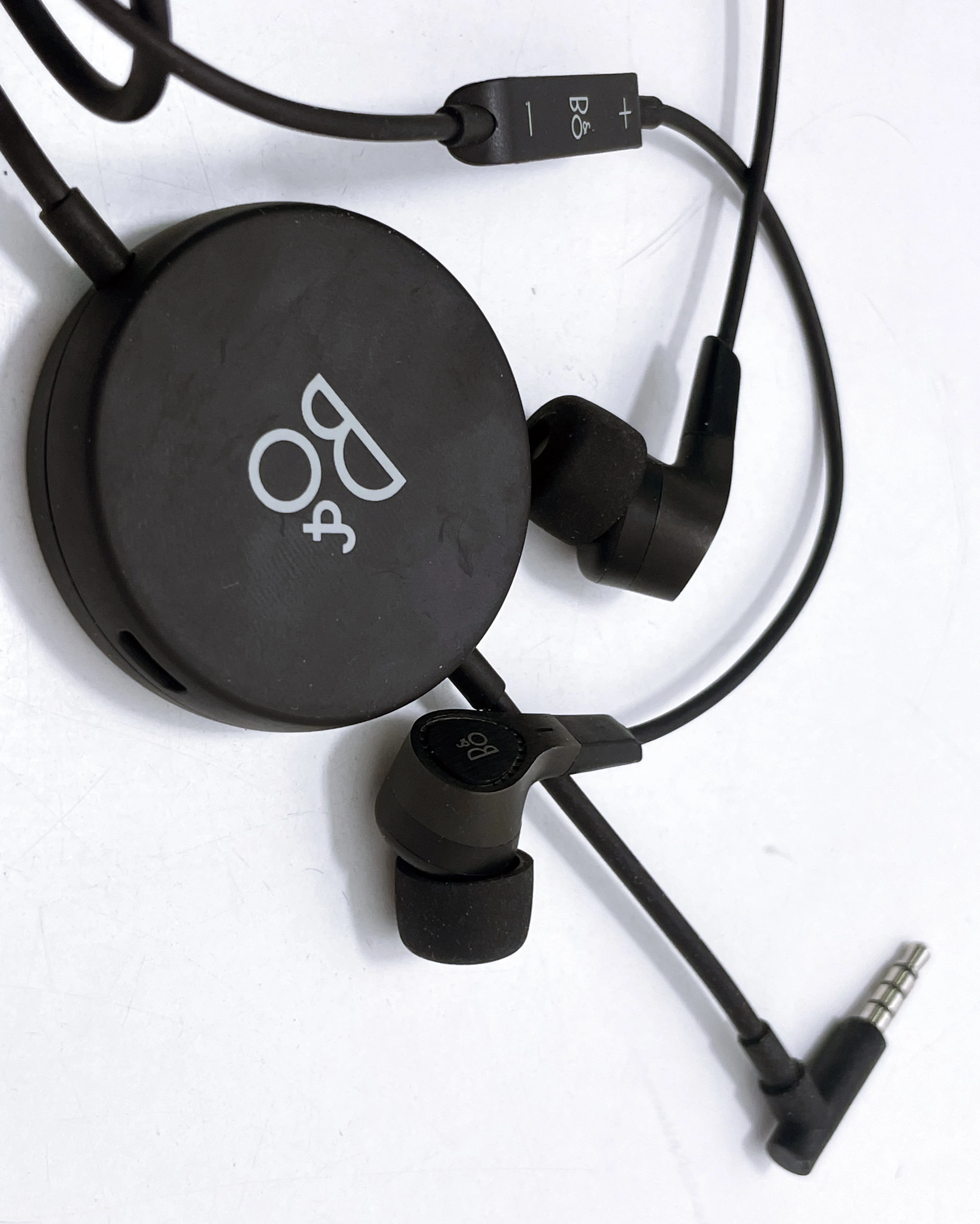 sluchawki-przewodowe-bang-olufsen-beoplay-h3-anc-stan-11323-2