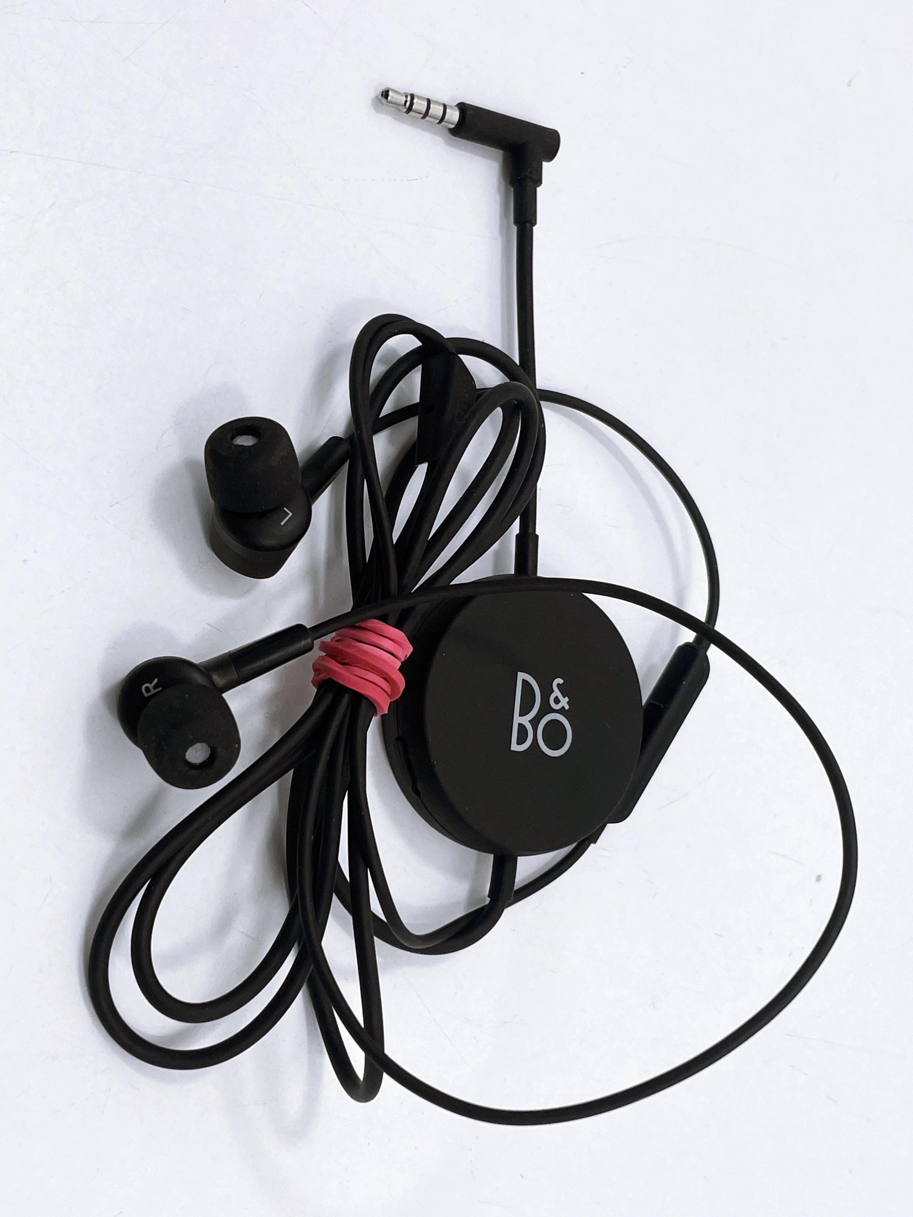 sluchawki-przewodowe-bang-olufsen-beoplay-h3-anc-kolor-dominujacy-129357-3