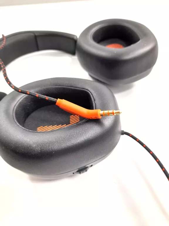 sluchawki-jbl-quantum-300-model-quantum-300