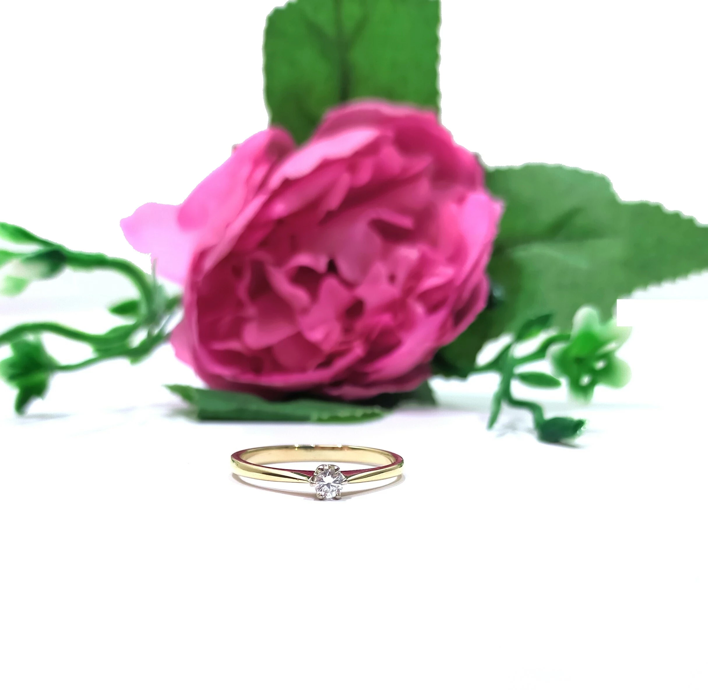 uzywany-zloty-pierscionek-z-brylantem-585-182g-kosciuszki-16-garwolin