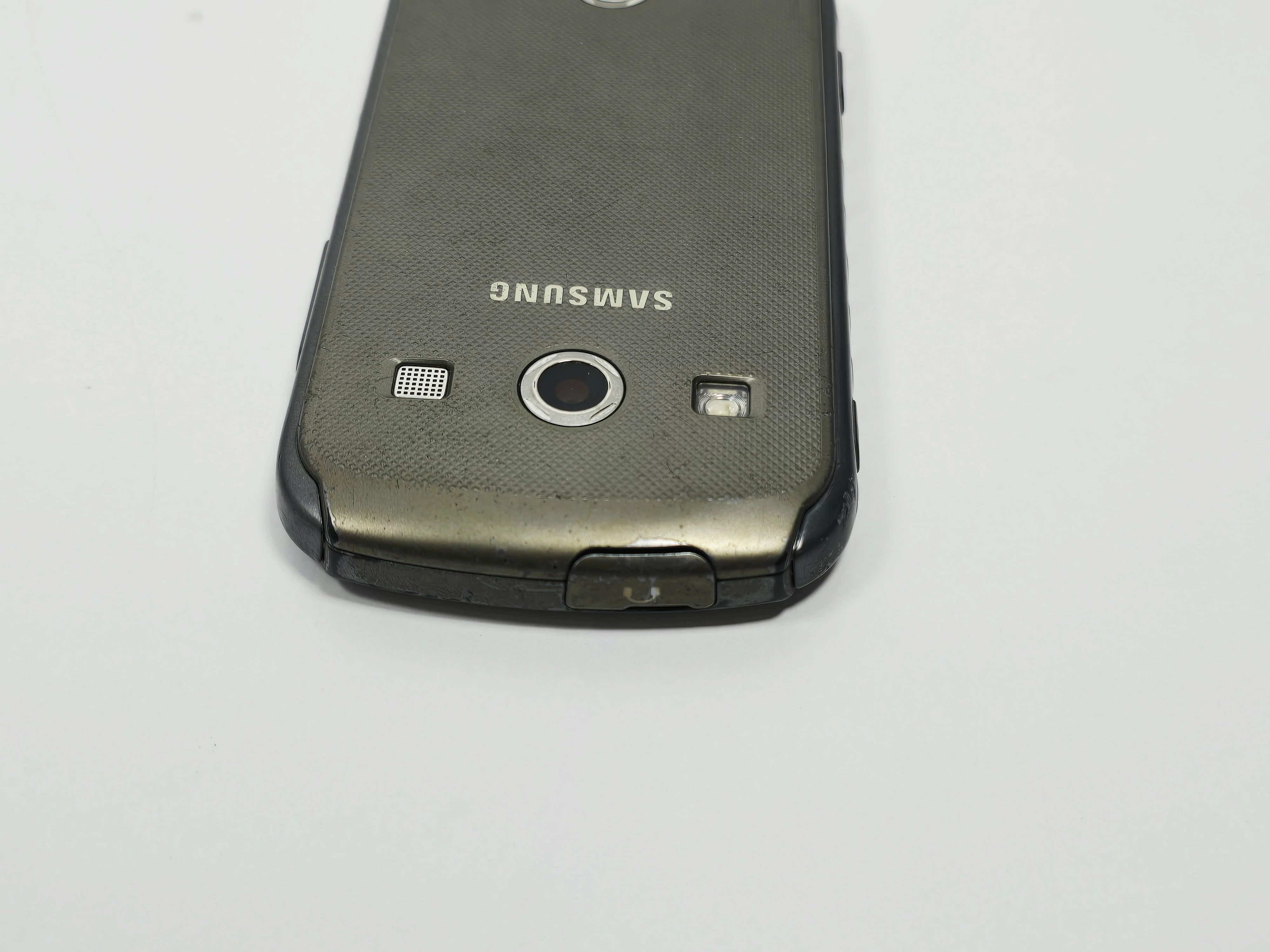 samsung-galaxy-xcover-2-1-gb-4-gb-pojemnosc-akumulatora-1700