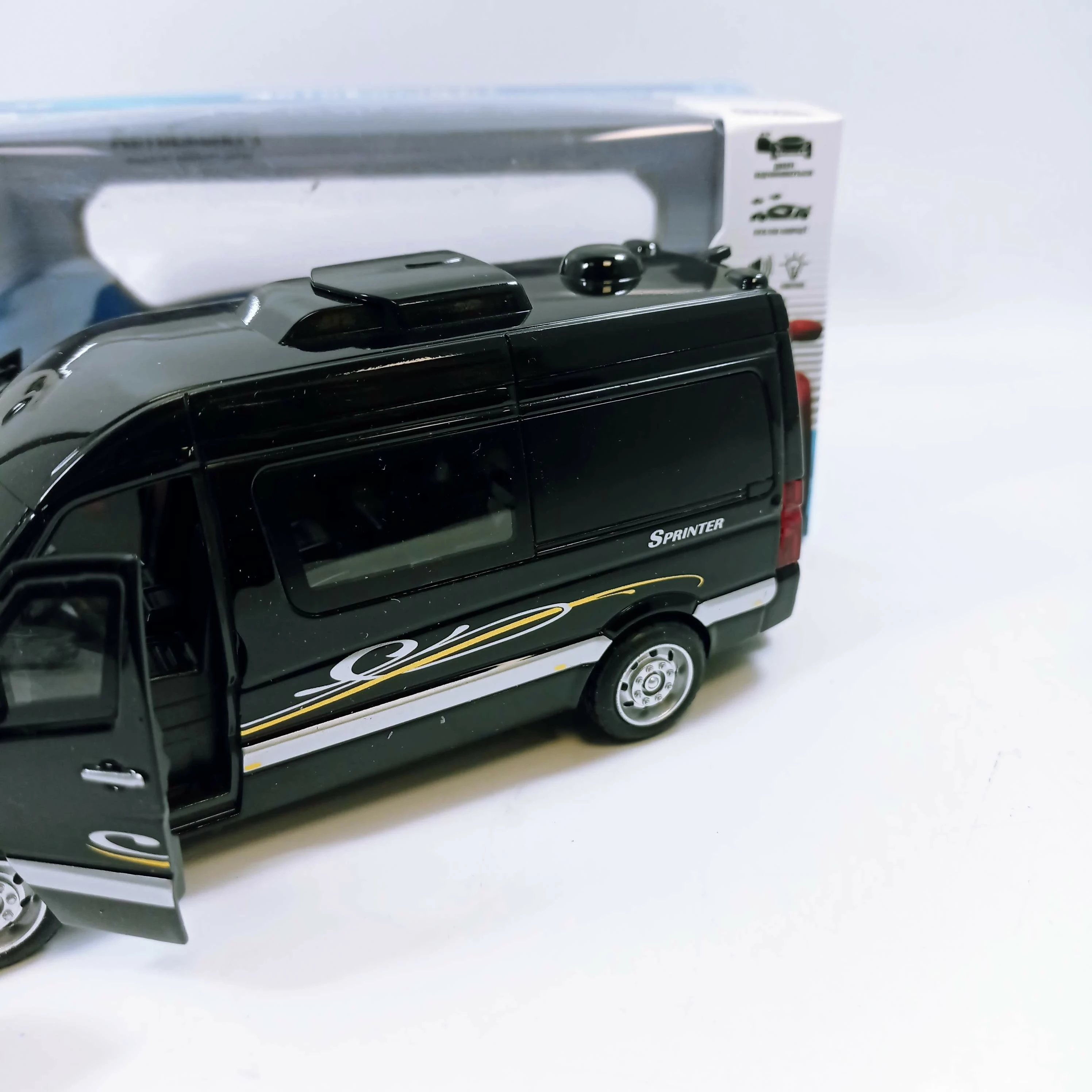 auto-model-mercedes-sprinter-black-132-metal-swiatla-dzwieki-skala-250360-1887266