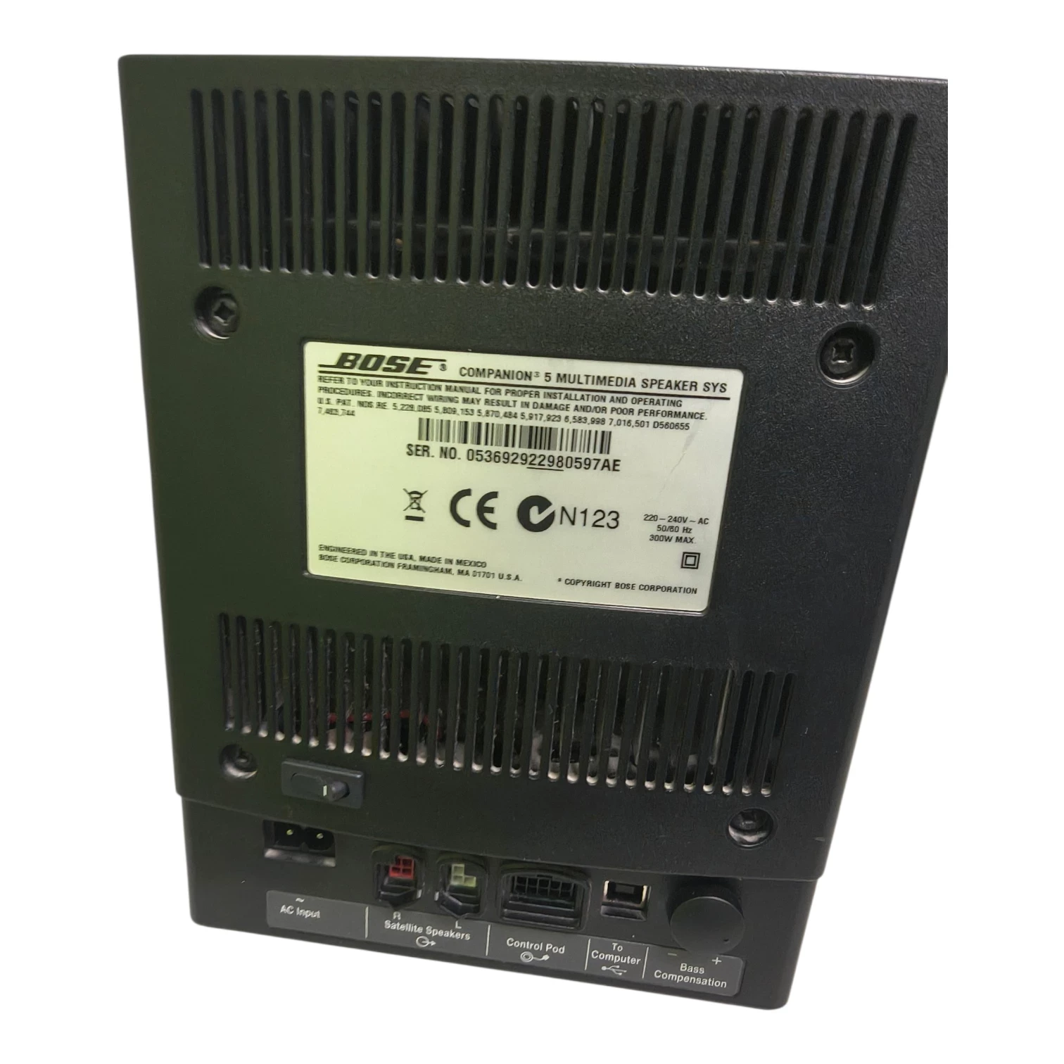 zestaw-glosnikow-multimedialnych-bose-companion-5-pasmo-przenoszenia