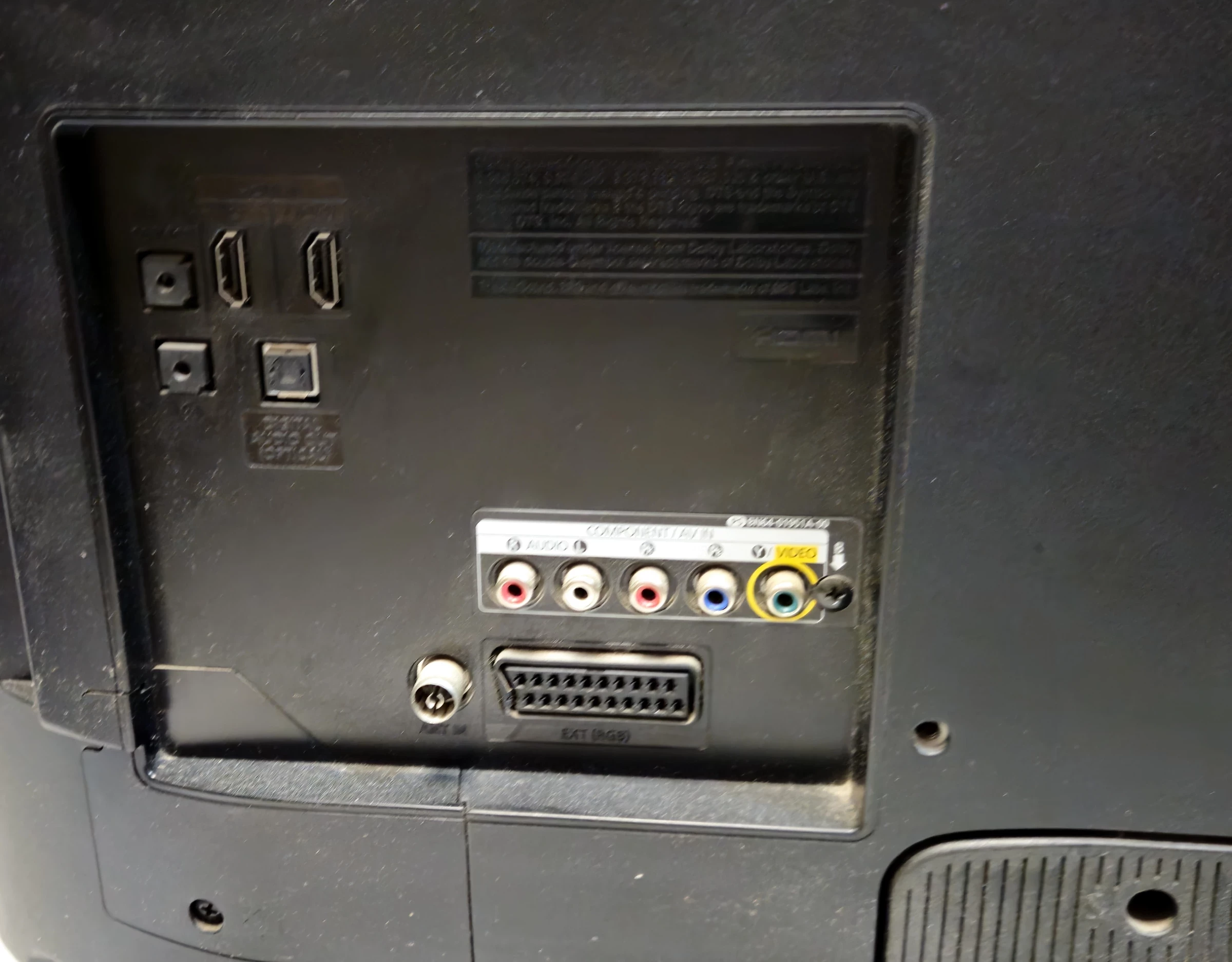 100-sprawny-telewizor-led-samsung-ue32eh4000w-32-hd-ready-pilot-model-ue32eh4000w