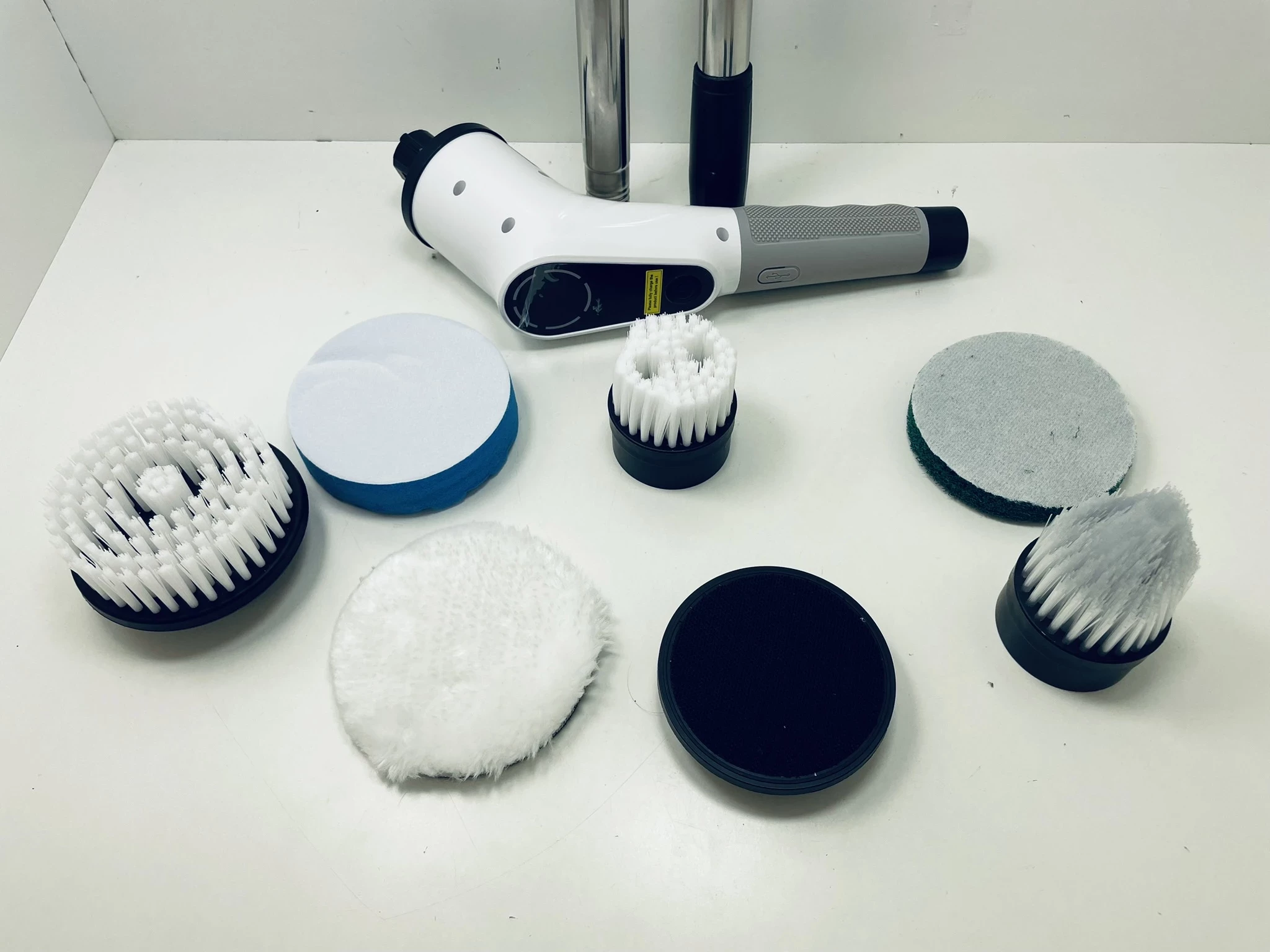 elektryczna-szorowarka-vikeri-bezprzewodowa-szczotka-czyszczaca-ean-gtin-5906521628738