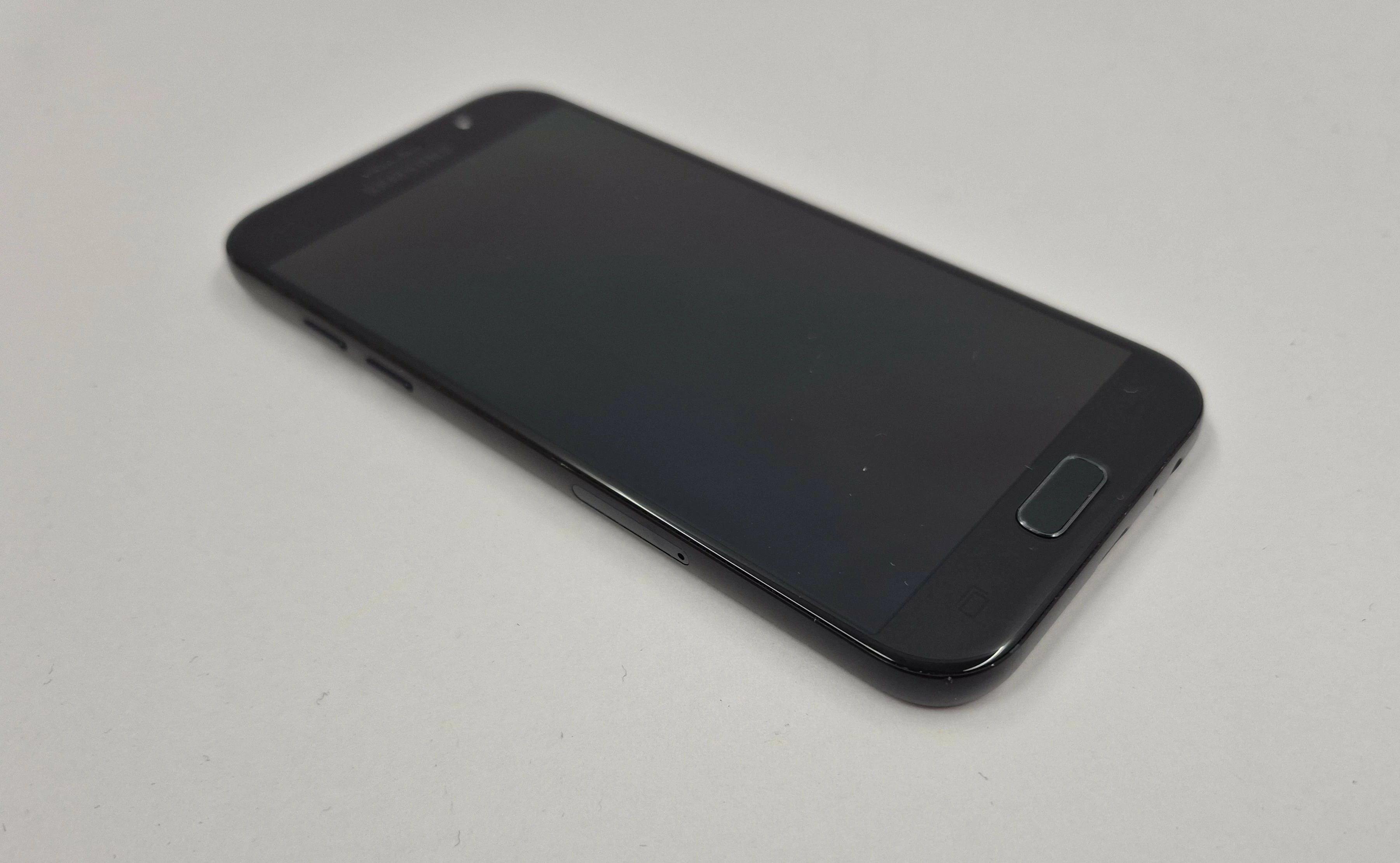 smartfon-samsung-a5-2gb-32gb-ean-gtin-8806088601205