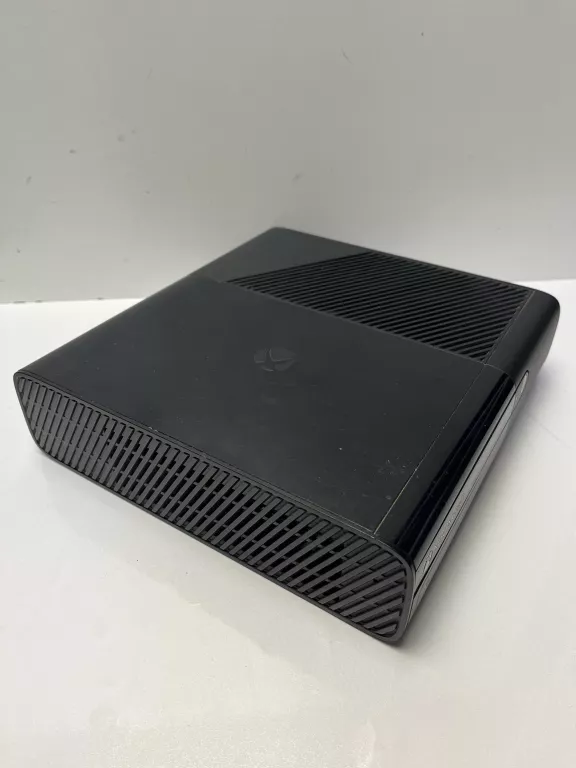 konsola-xbox-360e-pad-gry-gry-w-zestawie-205998-225574