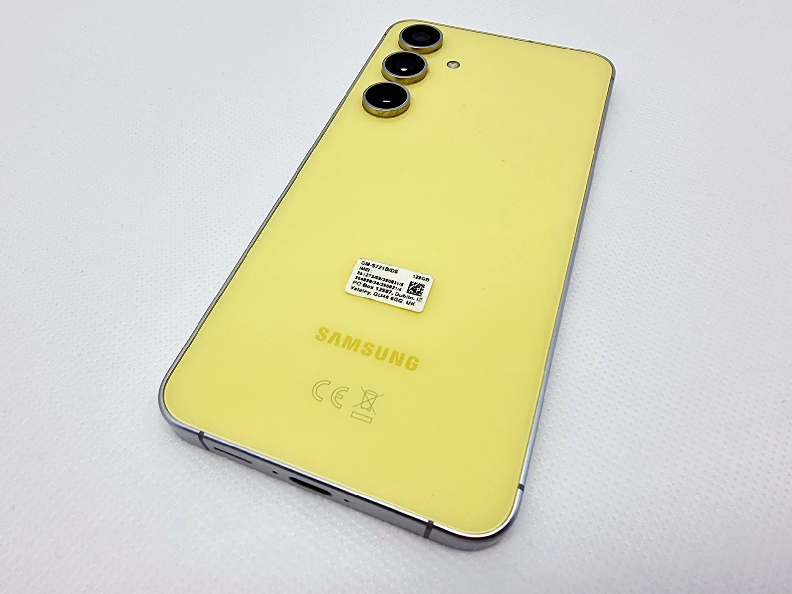 samsung-galaxy-s24-fe-5g-8128gb-zolty-dabrowszczakow-1811-sj-olsztyn