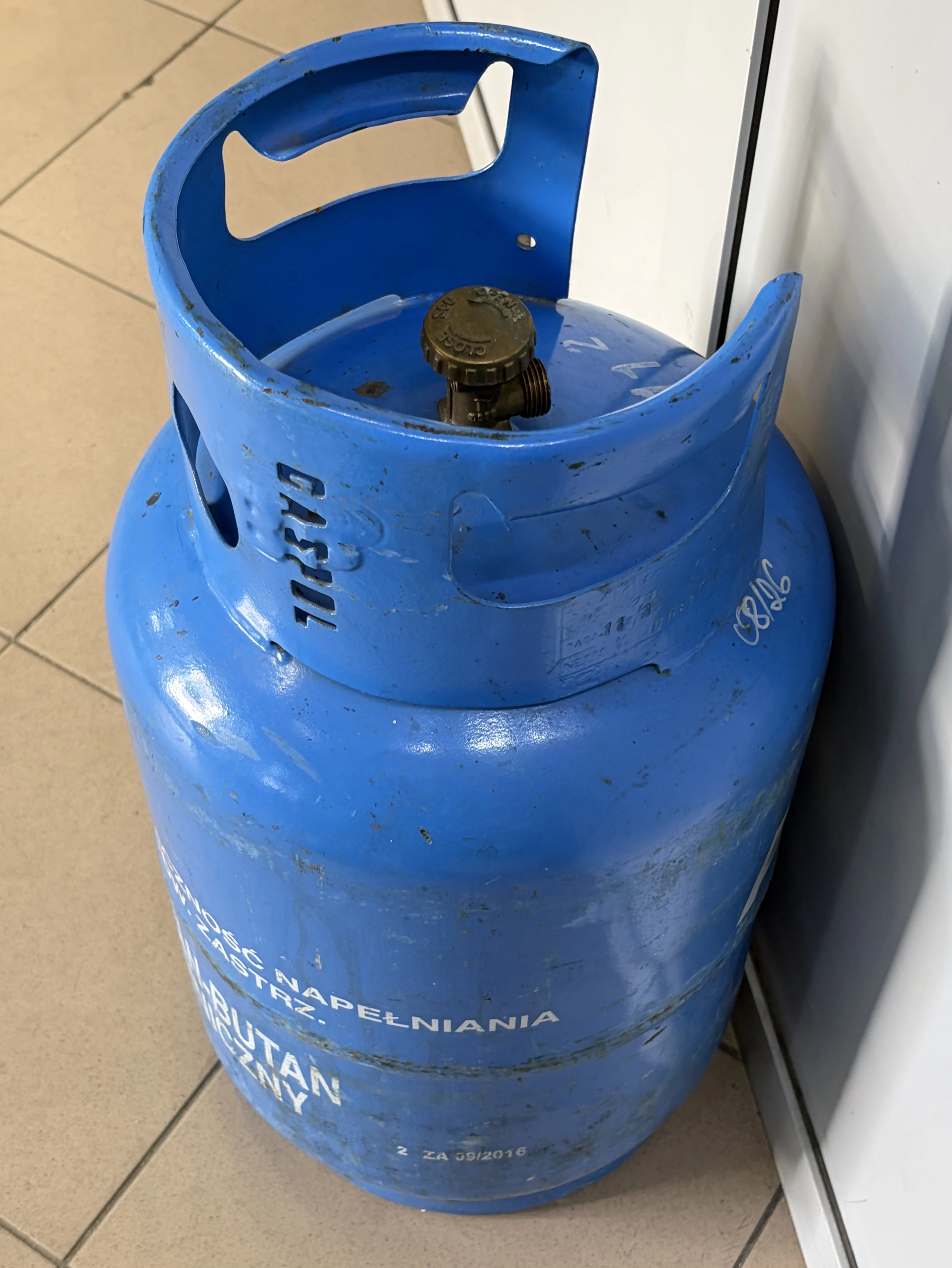 butla-gazowa-11-kg-z-kolnierzem-niebieska-marka-248811-1047376