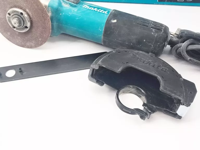 szlifierka-katowa-makita-9558hnr-ean-gtin-088381808811