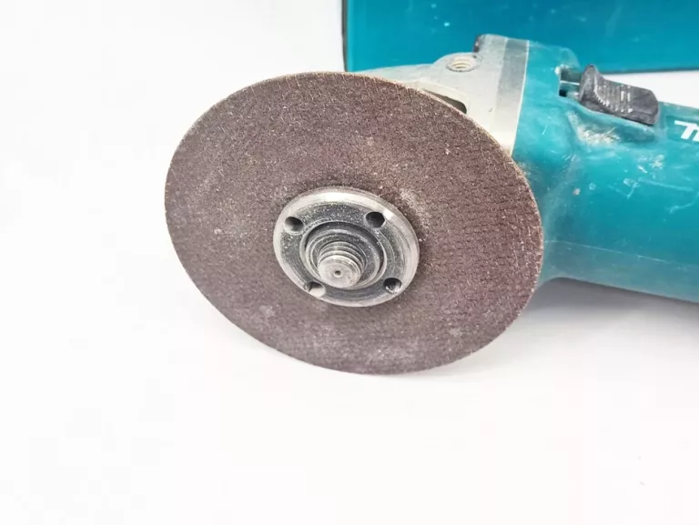 szlifierka-katowa-makita-9558hnr-kod-producenta-9558hnrg