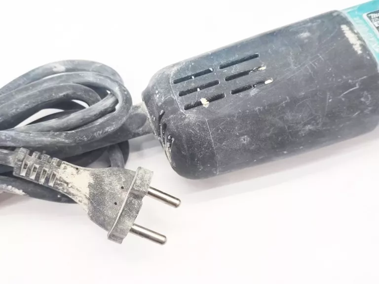 szlifierka-katowa-makita-9558hnr-maksymalna-moc-84000