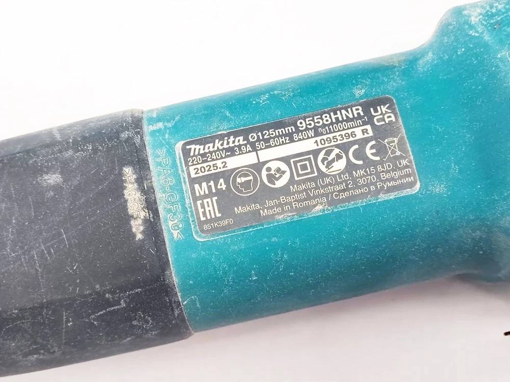 szlifierka-katowa-makita-9558hnr-marka-248811-950929