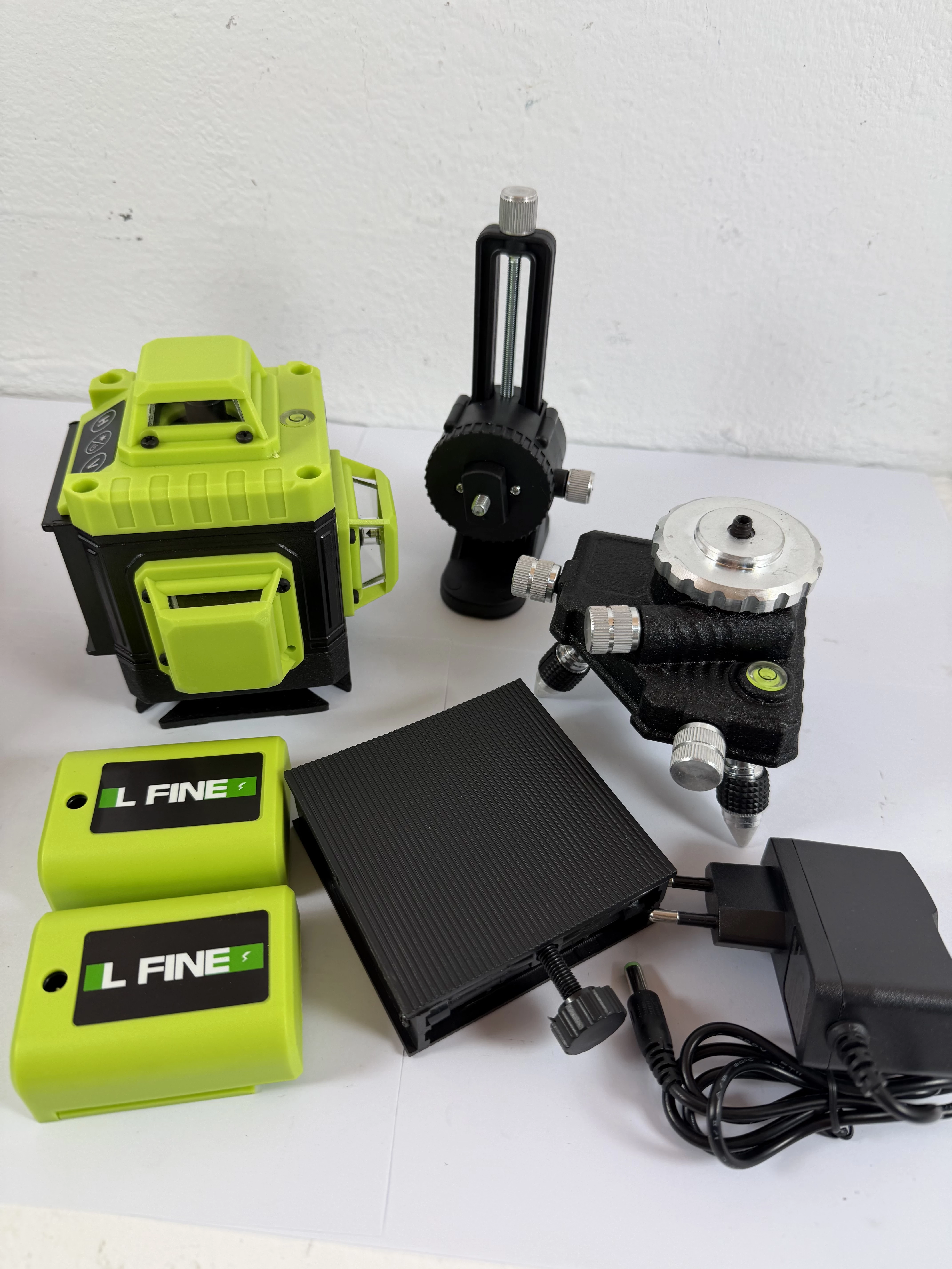 laser-krzyzowy-liniowy-poziomica-laserowa-360-pro-plaszczyznowa-4d-lfine-ean-gtin-6922634571890