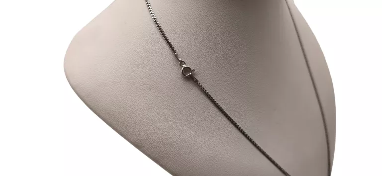 srebrny-lancuszek-z-krzyzykiem-material-15835-4