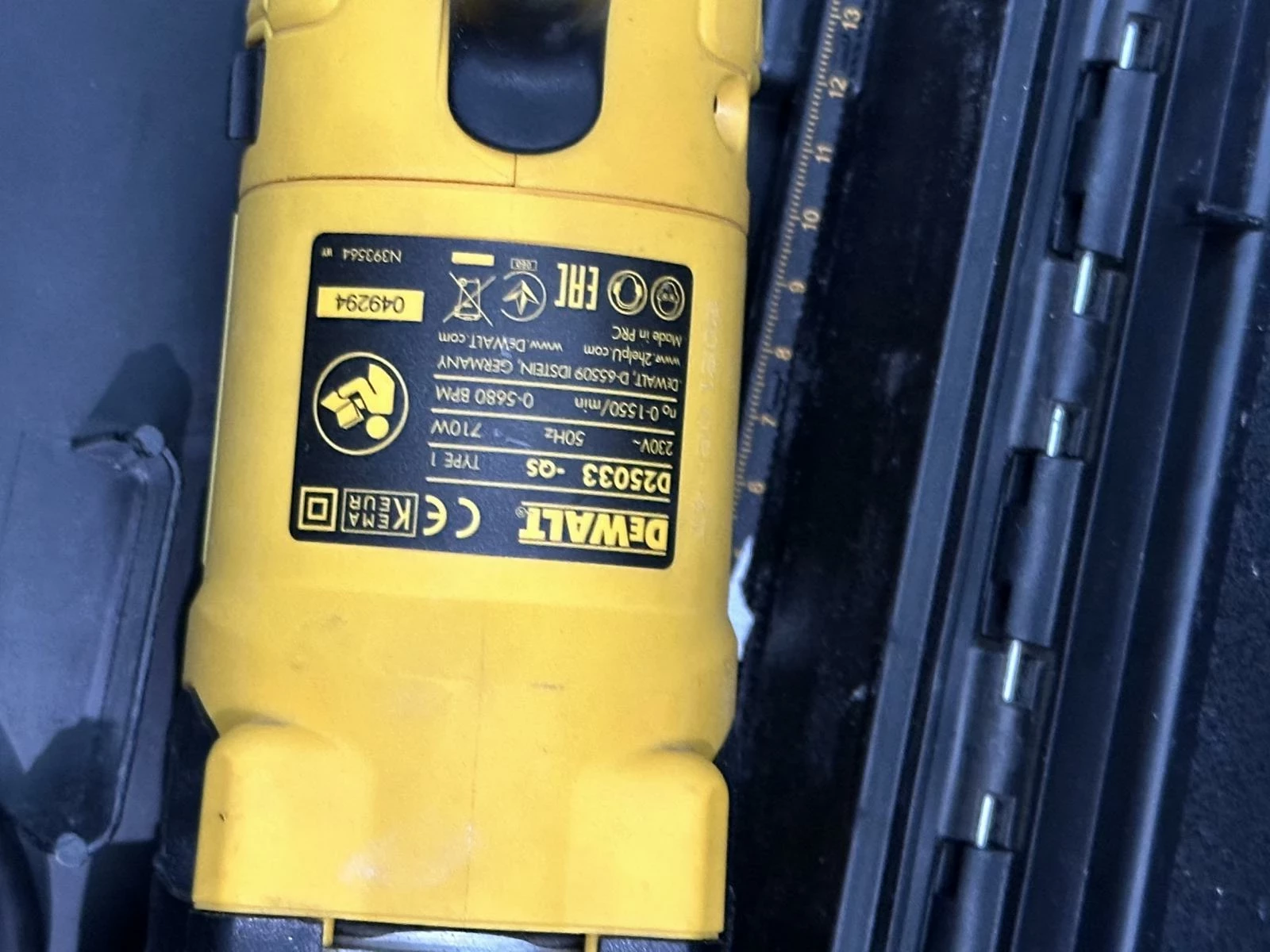 mlotowiertarka-dewalt-d25033-walizka-kod-producenta-d25033-qs