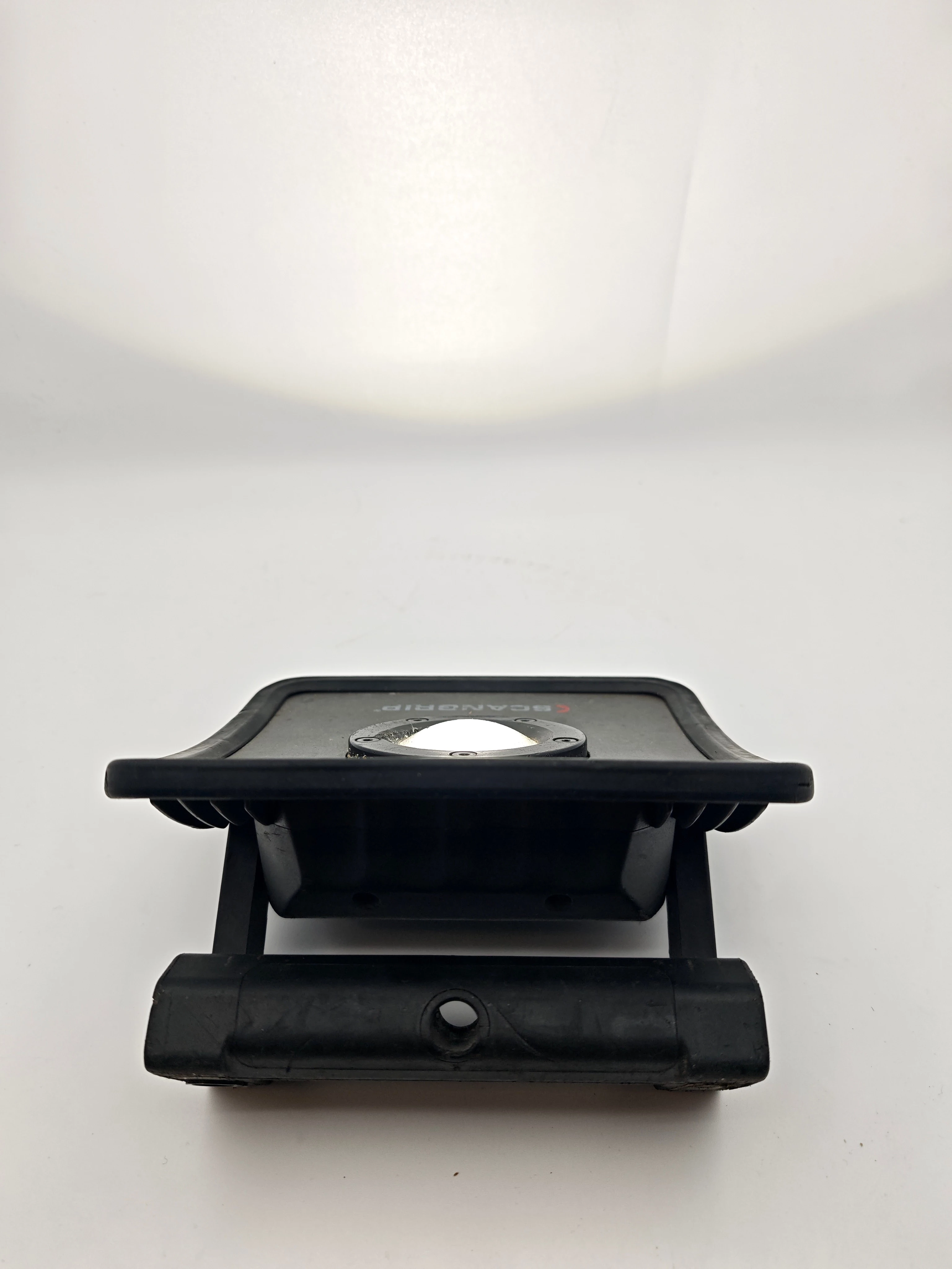 lampa-robocza-led-scangrip-nova-r-2000-lm-akumulatorowa-czarna-2-marka-248811-1108407