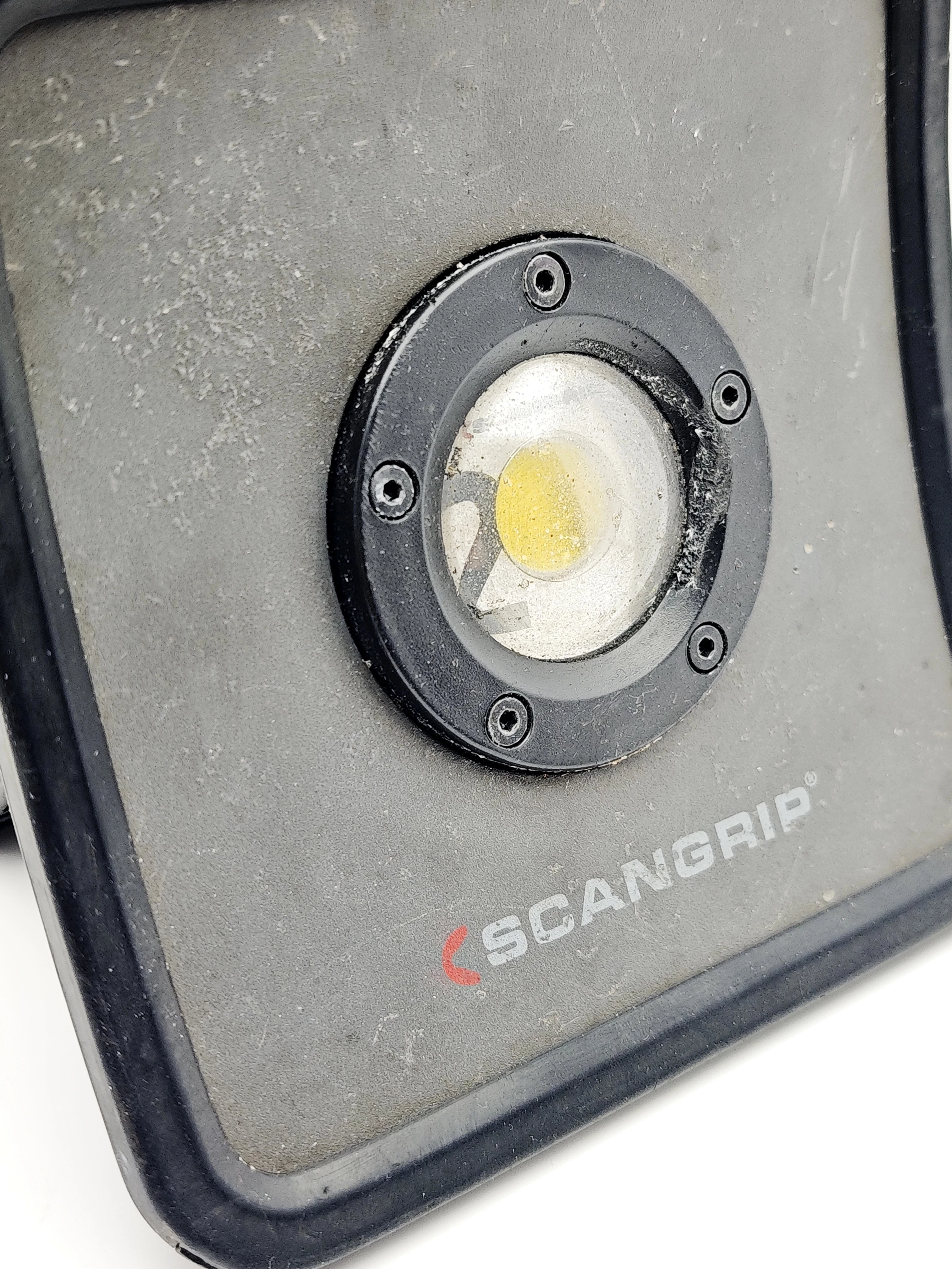 lampa-robocza-led-scangrip-nova-r-2000-lm-akumulatorowa-czarna-2-ean-gtin-5708997354568