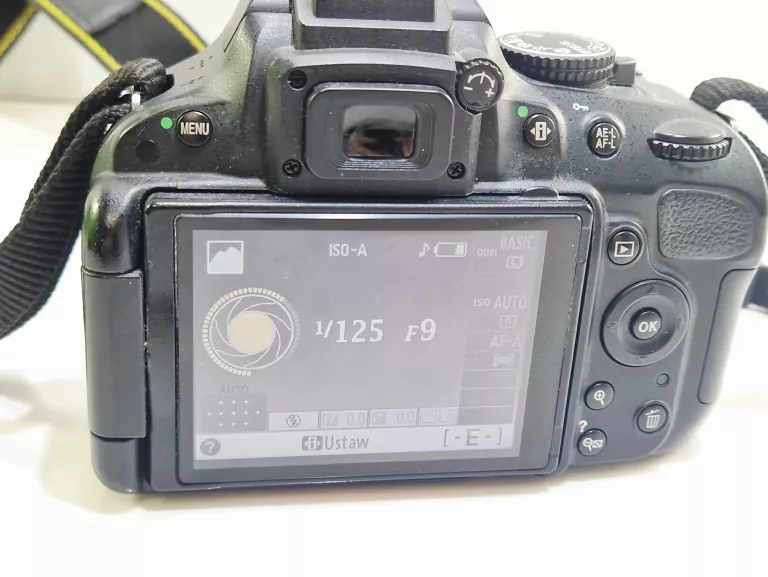 aparat-nikon-d5100-obiektyw-nikkor-18-55mm-model-nikon-d5100