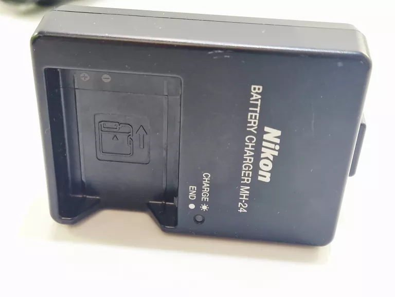 aparat-nikon-d5100-obiektyw-nikkor-18-55mm-ean-gtin-0018208885121