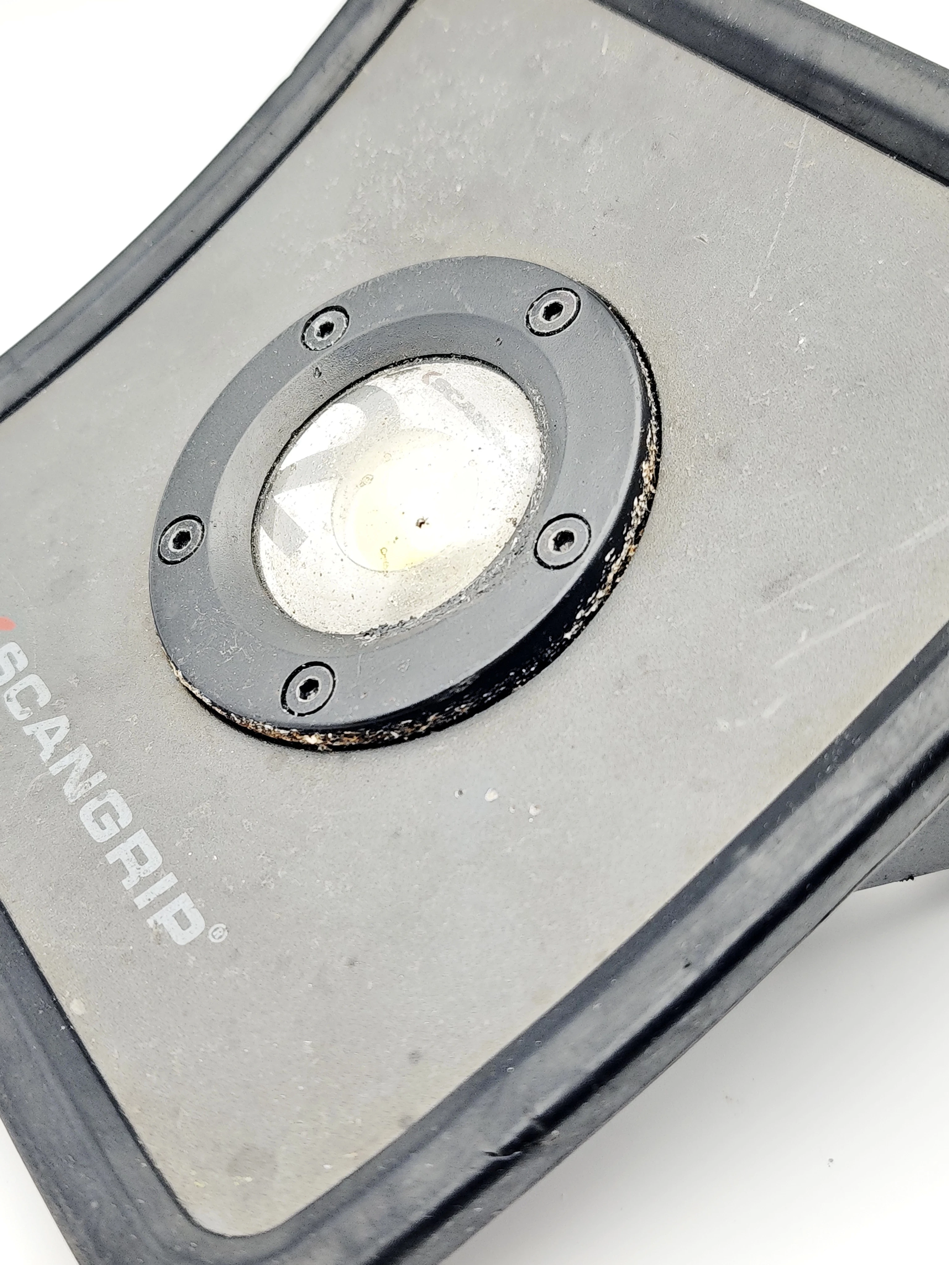 lampa-robocza-led-scangrip-nova-r-2000-lm-akumulatorowa-czarna-2-stan-11323-2