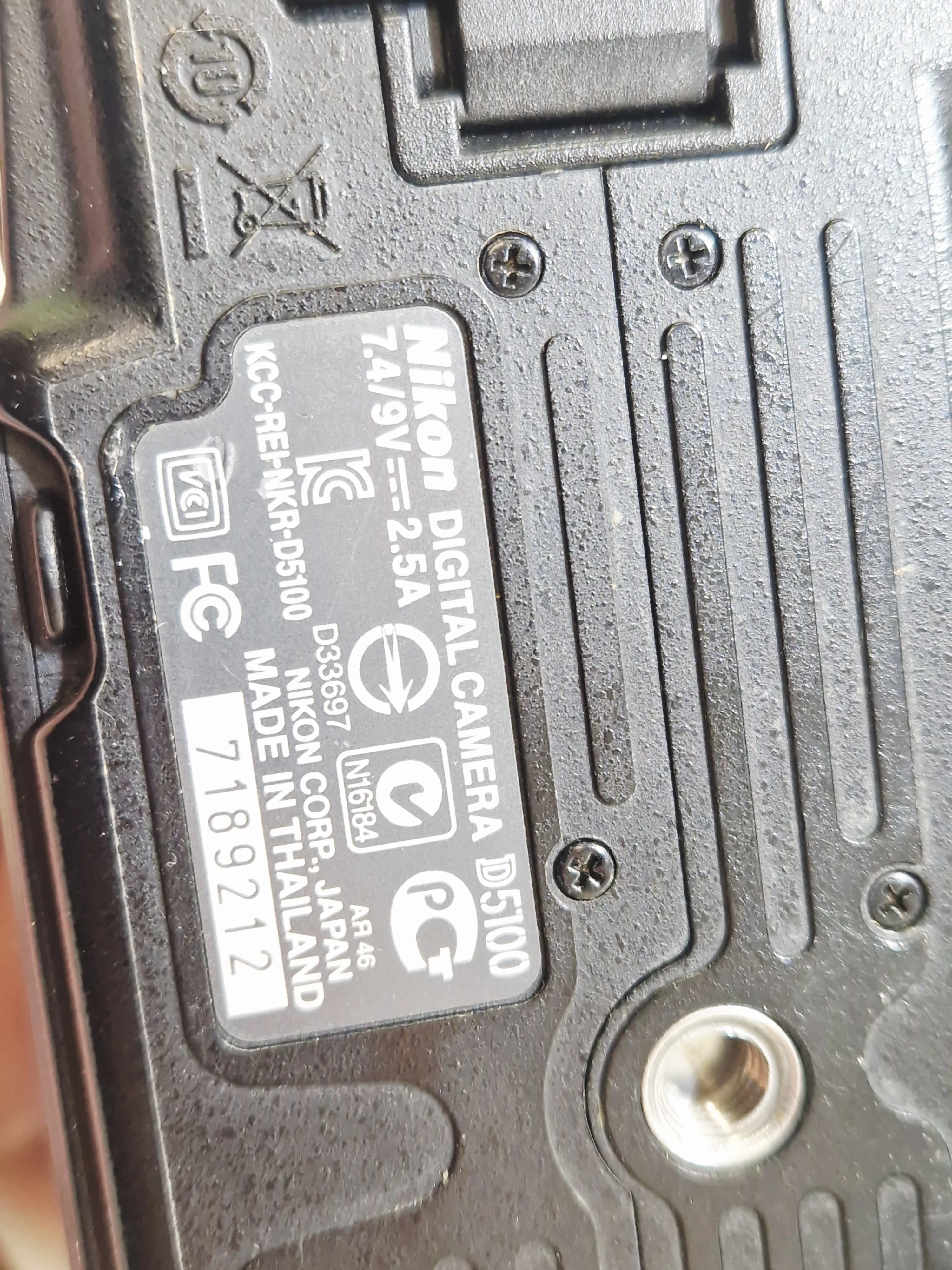 aparat-nikon-d5100-obiektyw-nikkor-18-55mm-lampa-blyskowa-206930-1