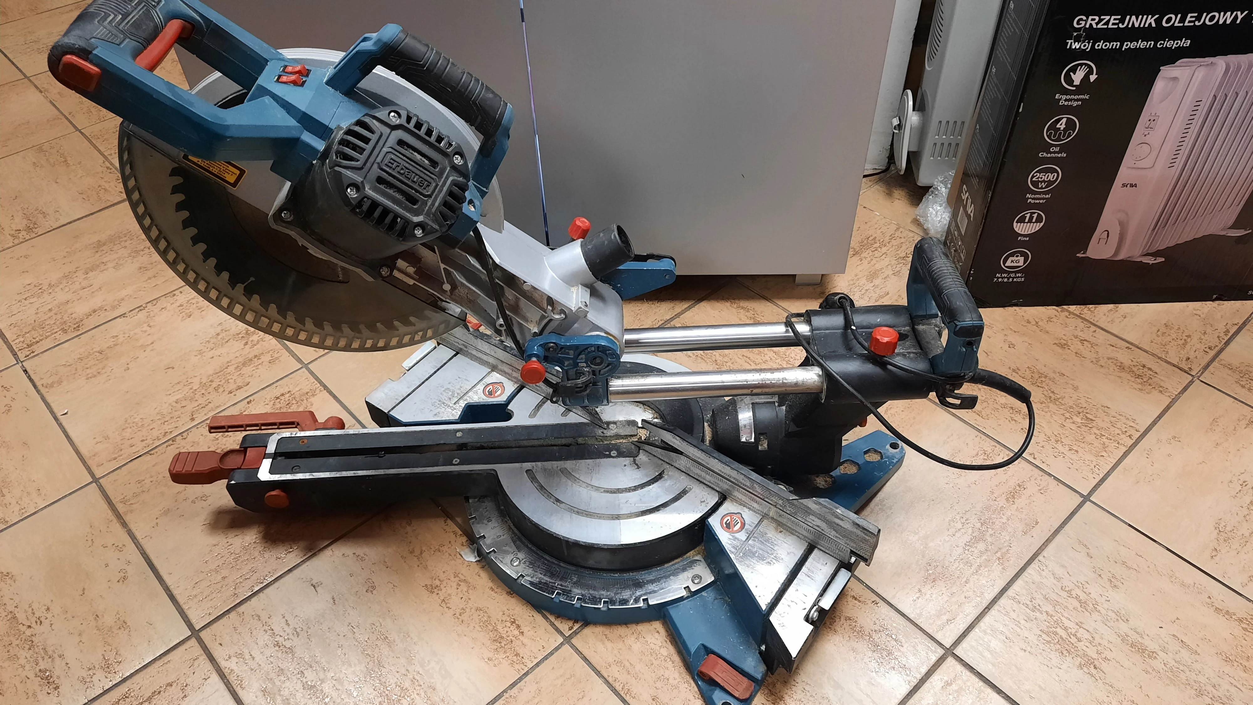 pila-ukosnica-erbauer-emis305s-1800w-305mm-okazja-targowa-102-skoczow