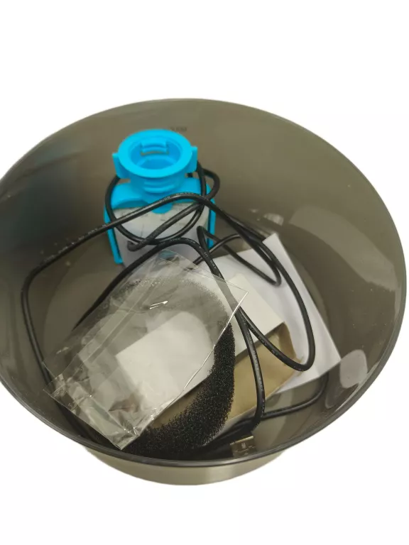 poidlo-z-fontanna-giotohun-plastik-2l-dla-kota-psa-stan-11323-2