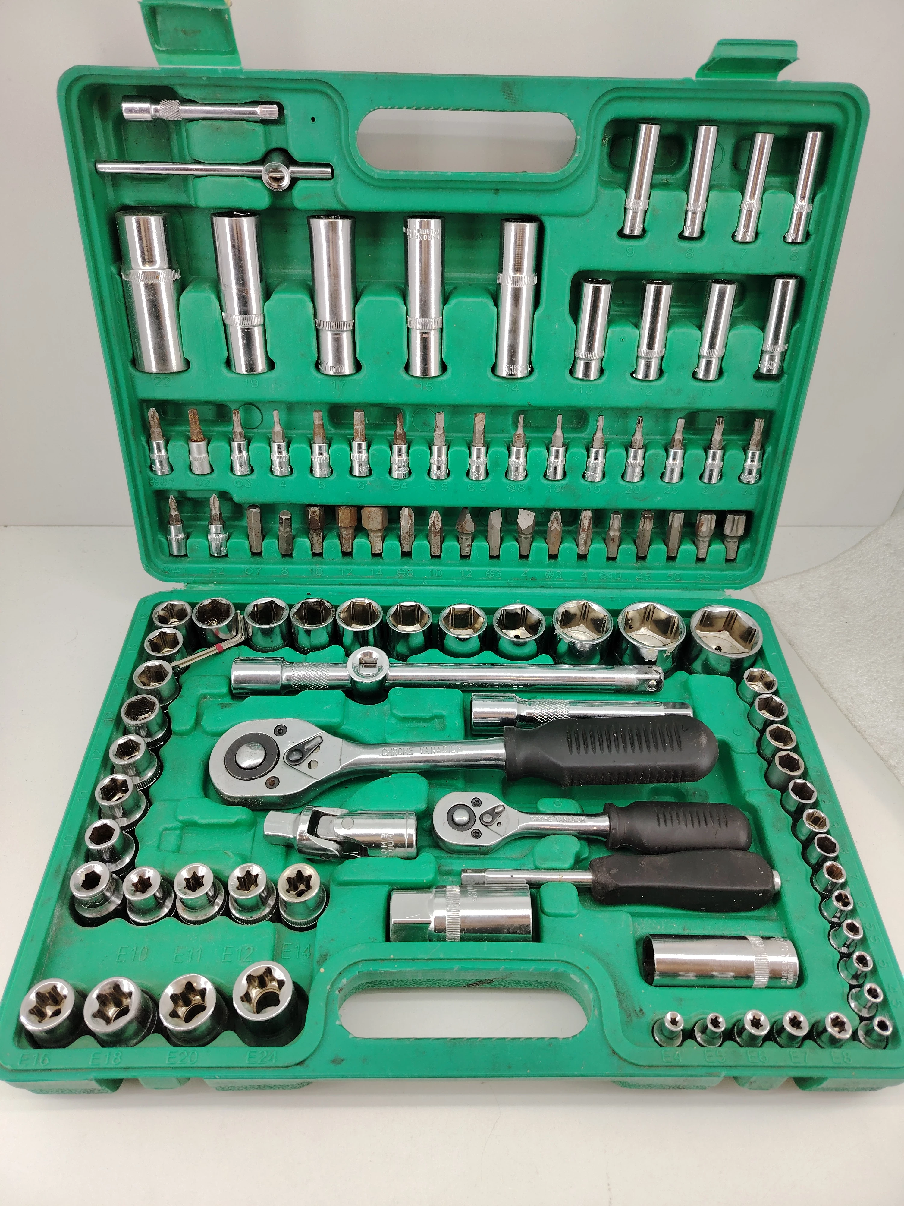 honiton-zestaw-kluczy-nasadowych-z-grzechotka-h4056-ean-gtin-5900774540946