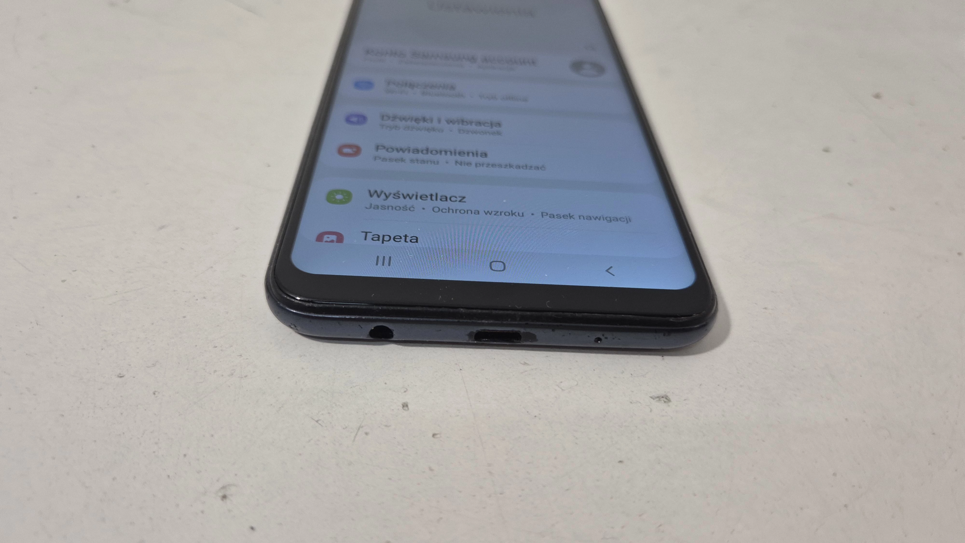 telefon-samsung-a10-przekatna-ekranu-620