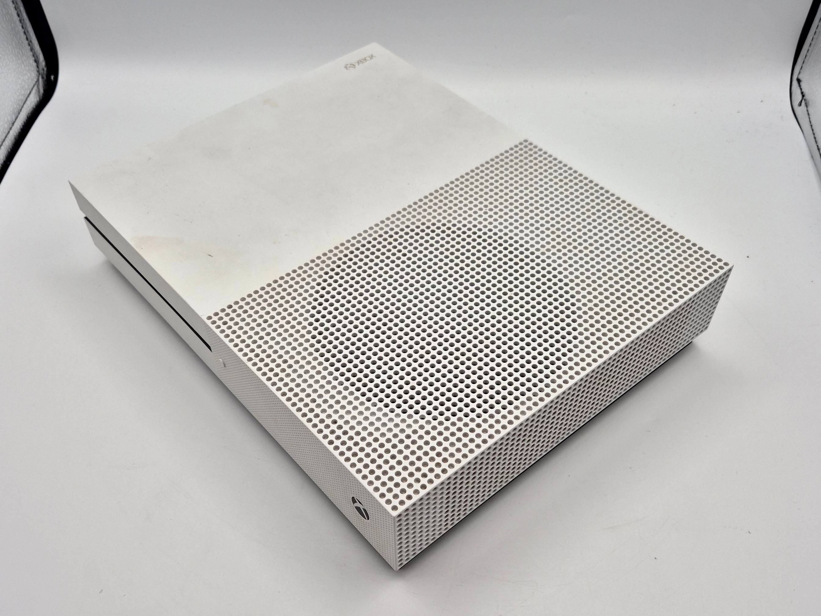 konsola-xbox-one-s-1tb-pad-zasilacz-wersja-konsoli-130591-766411