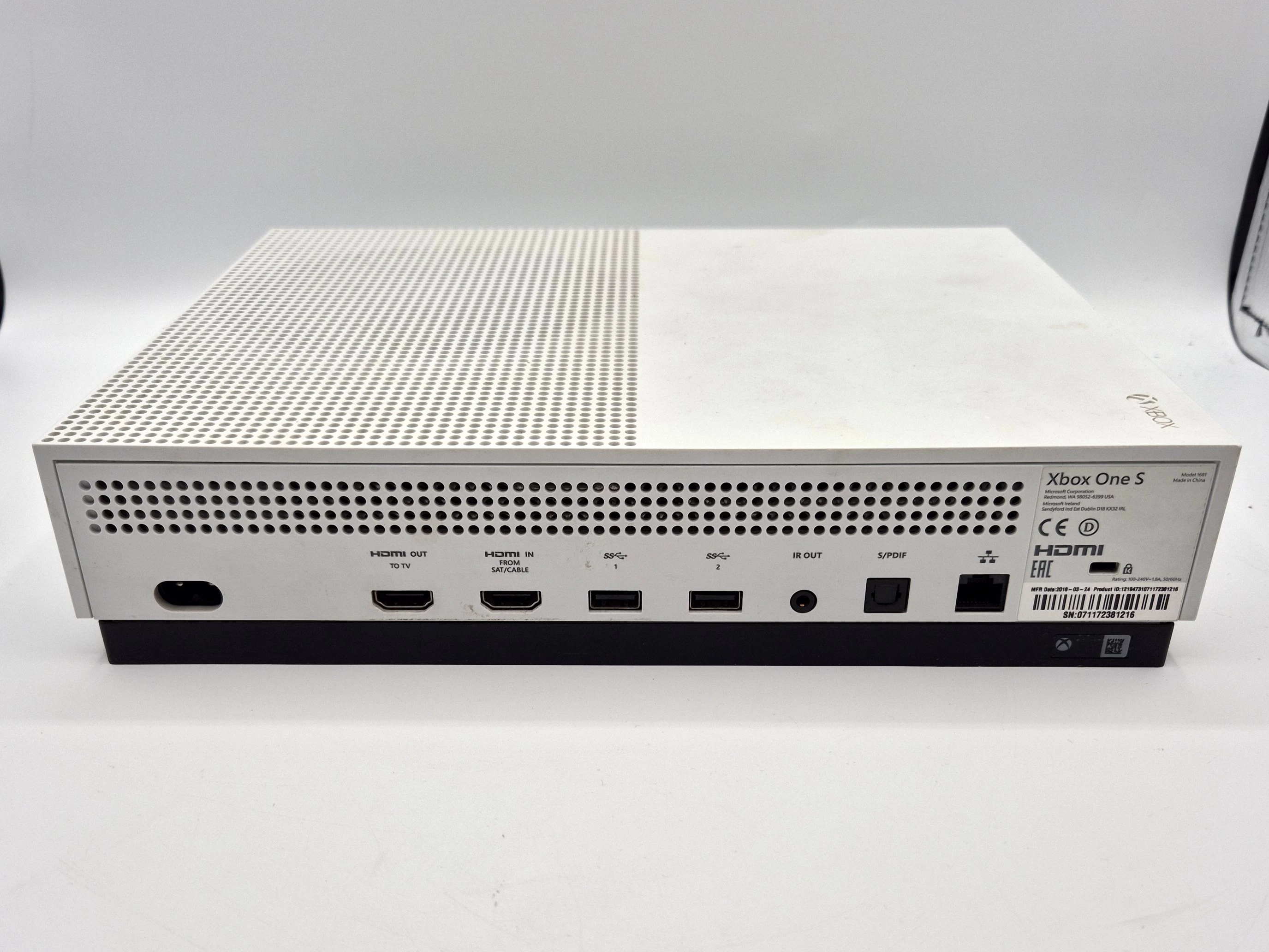 konsola-xbox-one-s-1tb-pad-zasilacz-liczba-kontrolerow-w-zestawie-205994-225550