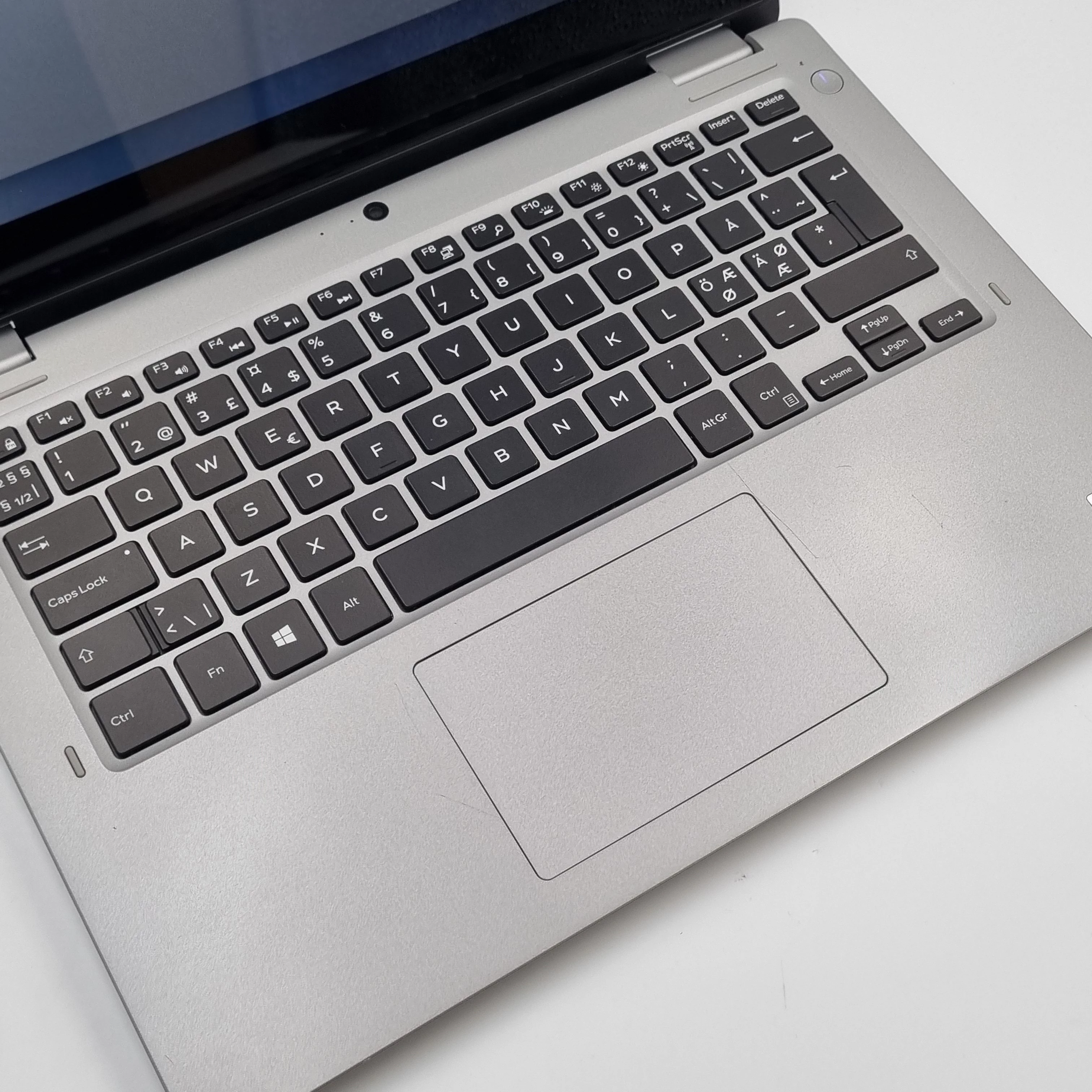 laptop-dell-latitude-3310-2w1-i3-8145u8gb-ram250gb-ssdw11-seria-procesora-4366-30