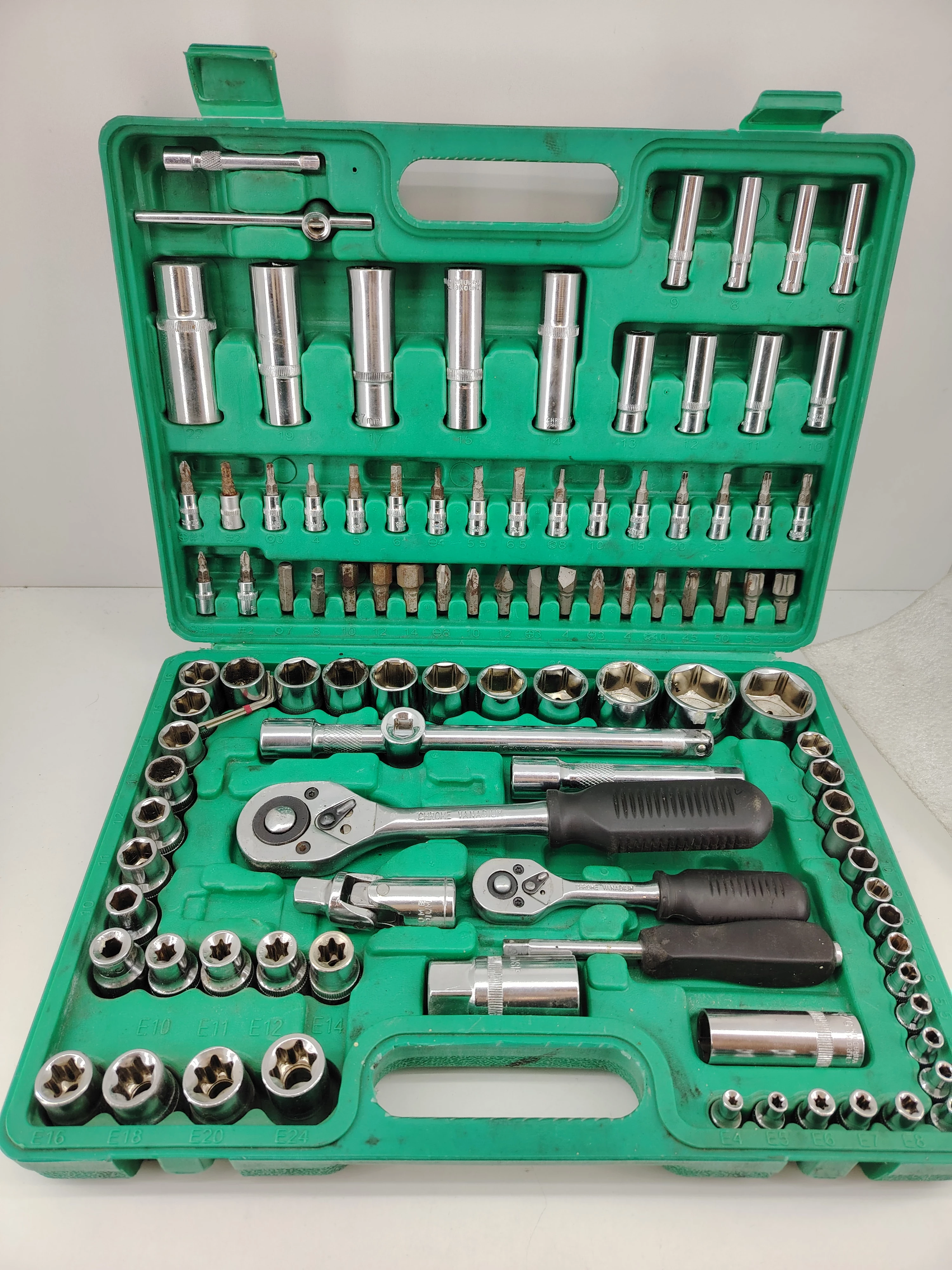 honiton-zestaw-kluczy-nasadowych-z-grzechotka-h4056-aleja-wolnosci-15b-czestochowa-sj