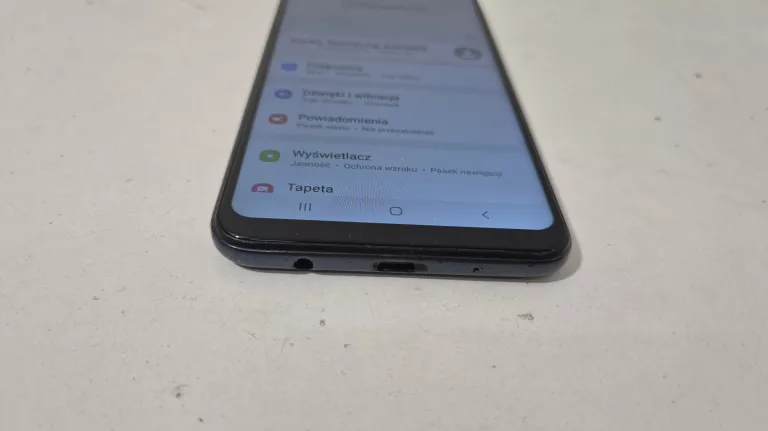 telefon-samsung-a10-przekatna-ekranu-620