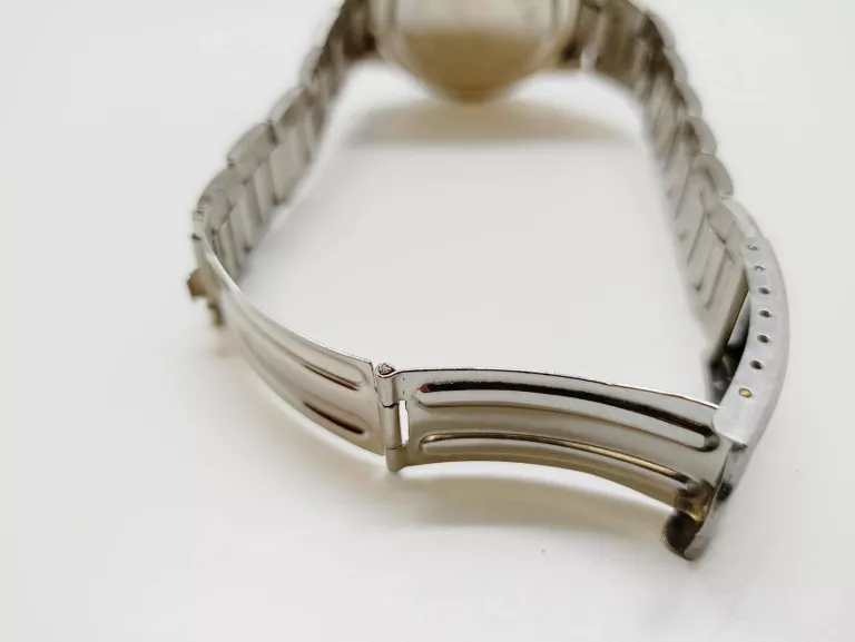 zegarek-meski-seiko-quartz-mechanizm-18738-1