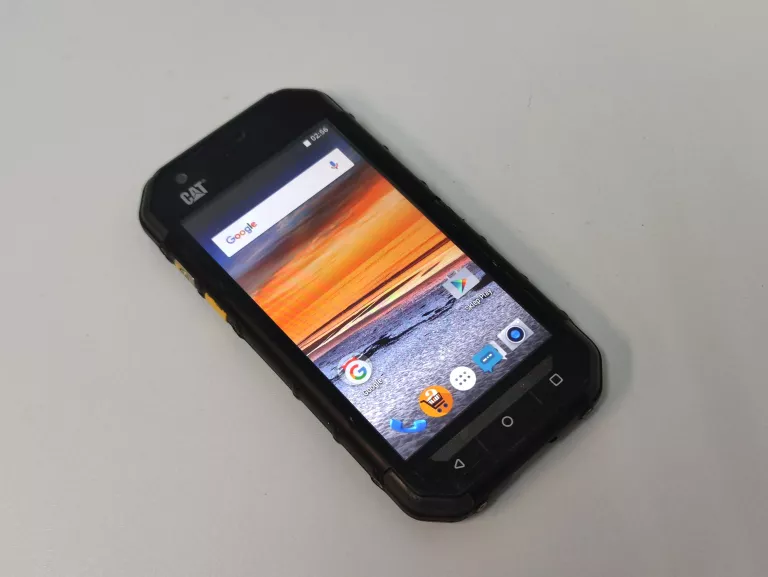 smartfon-cat-phones-s30-1-gb-8-gb-stan-11323-2