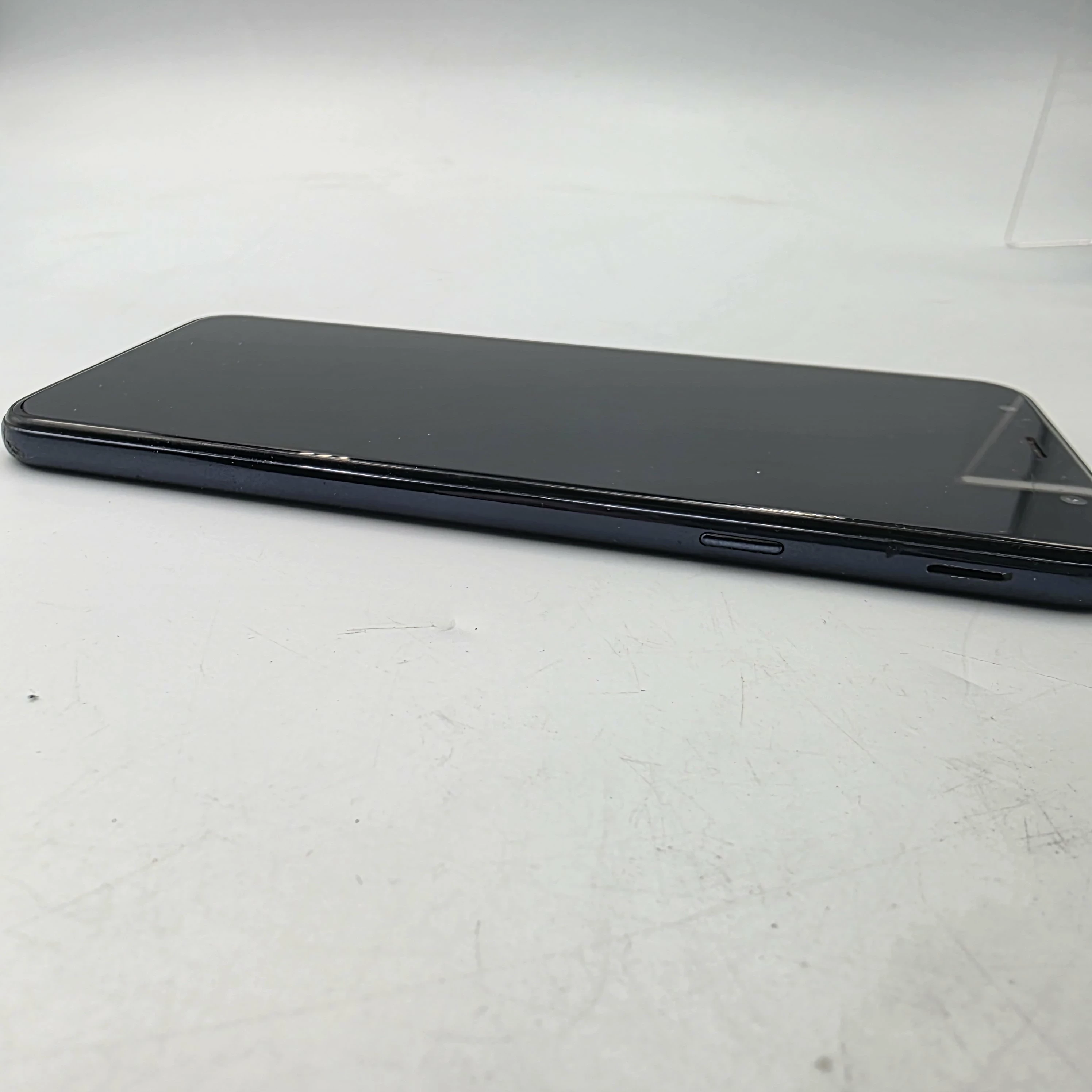 telefon-samsung-galaxy-j4-232-gb-ean-gtin-8801643558475