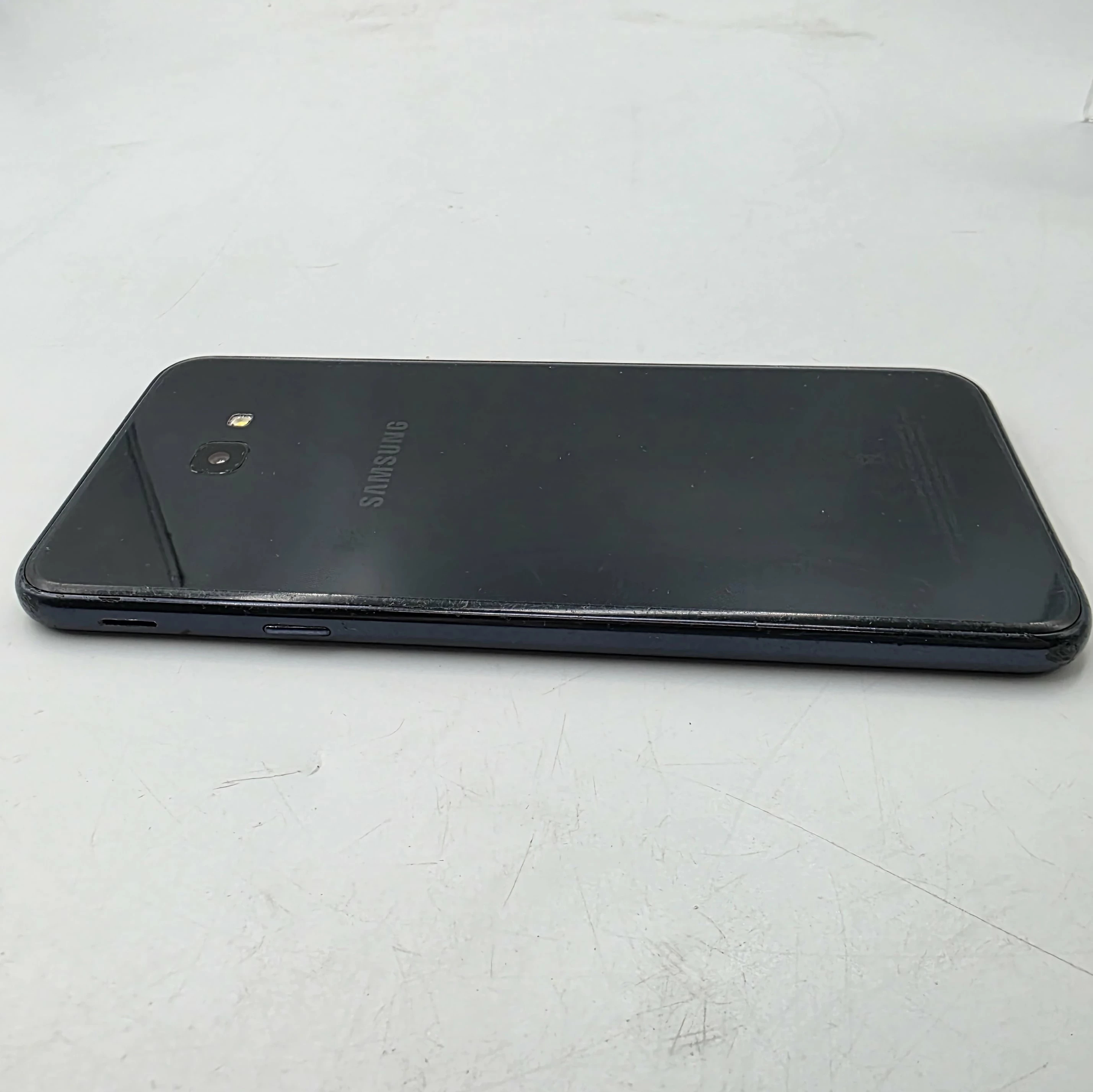 telefon-samsung-galaxy-j4-232-gb-przekatna-ekranu-600