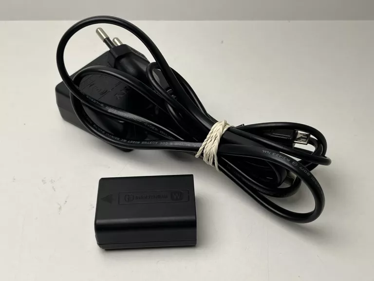 aparat-sony-alpha-ilce-7-a7-obiektyw-samyang-50mm-f14-2-baterie-marka-248811-1940277