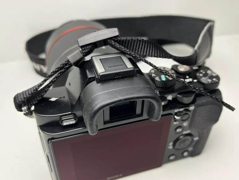 aparat-sony-alpha-ilce-7-a7-obiektyw-samyang-50mm-f14-2-baterie-rozdzielczosc-2430