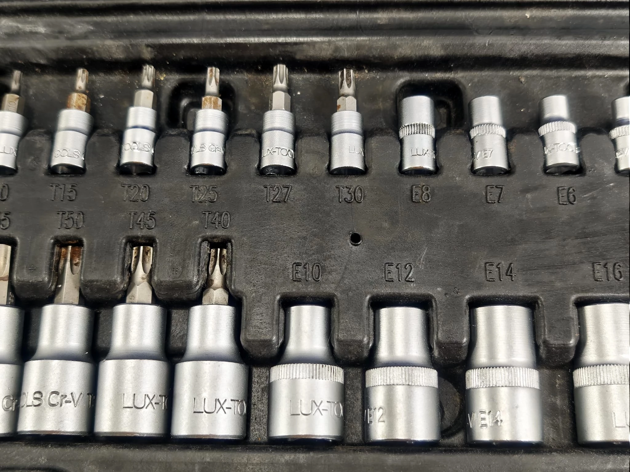 zestaw-nasadek-i-bitow-lux-tools-22-elementy-liczba-elementow-w-zestawie-22